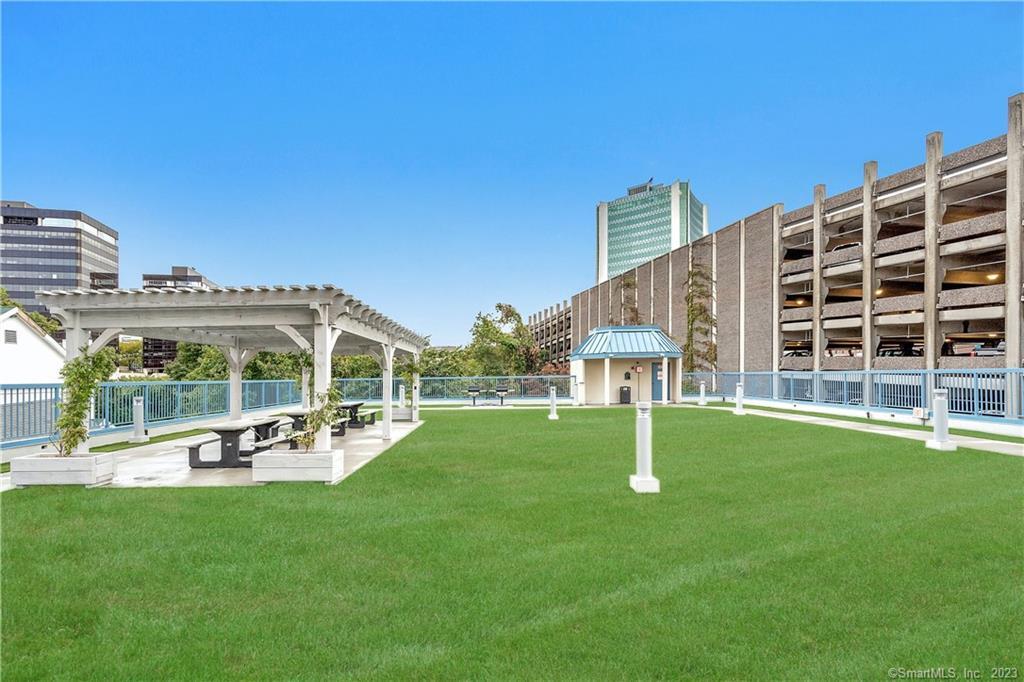 25 Forest Street 9G
