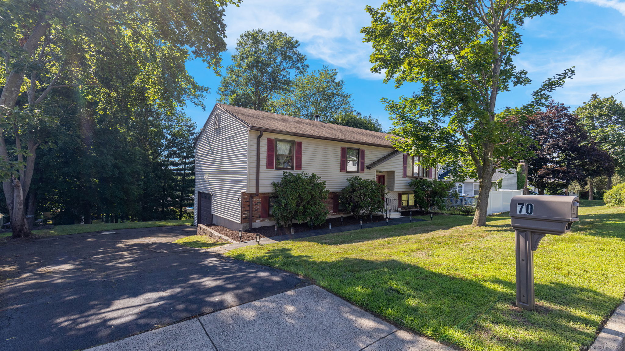 70 Island Lane