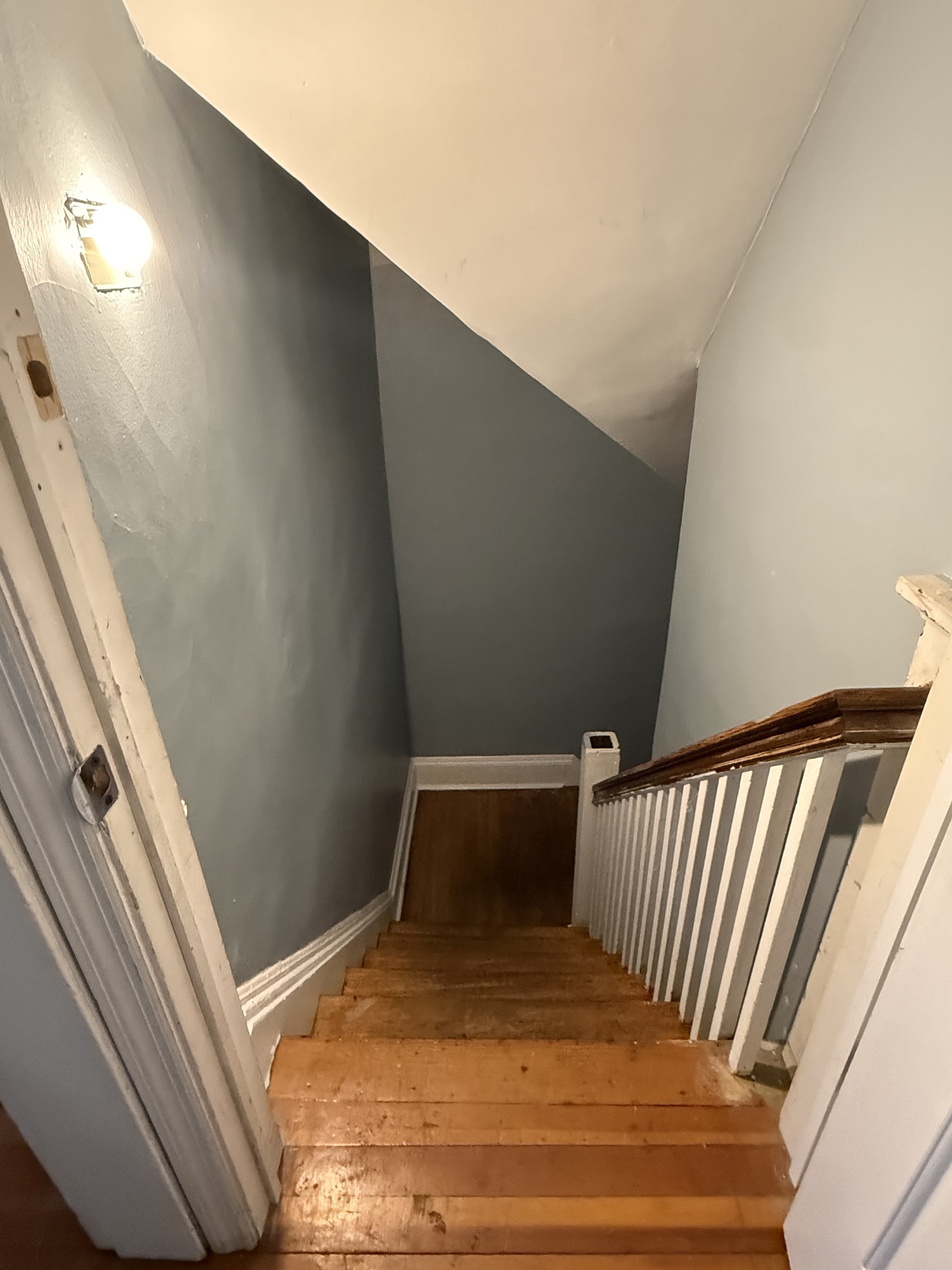 87 Manhattan Avenue 3rd floor