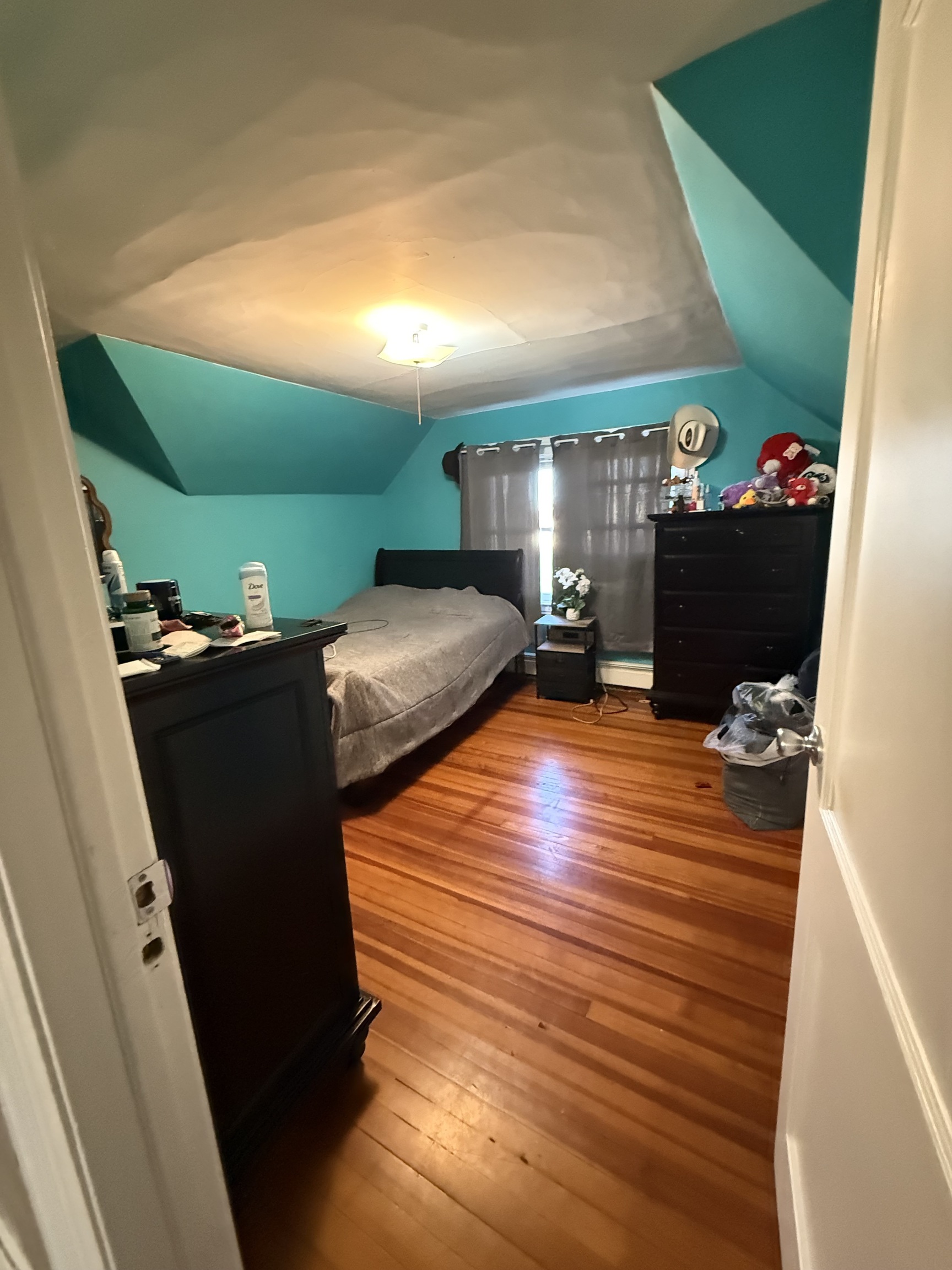 87 Manhattan Avenue 3rd floor