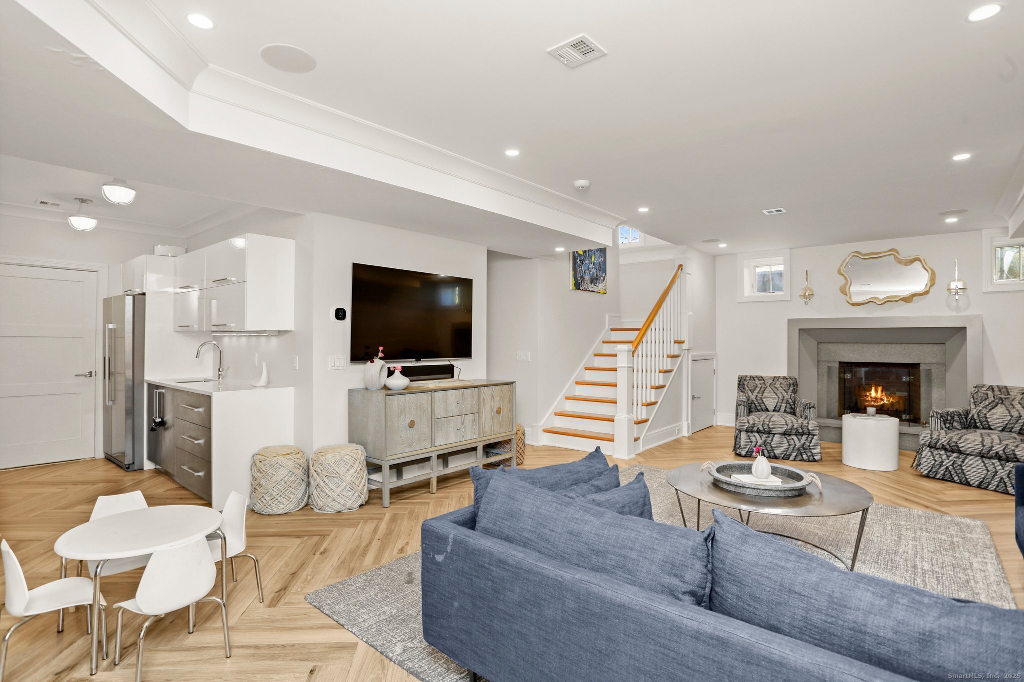 4 Vani Court