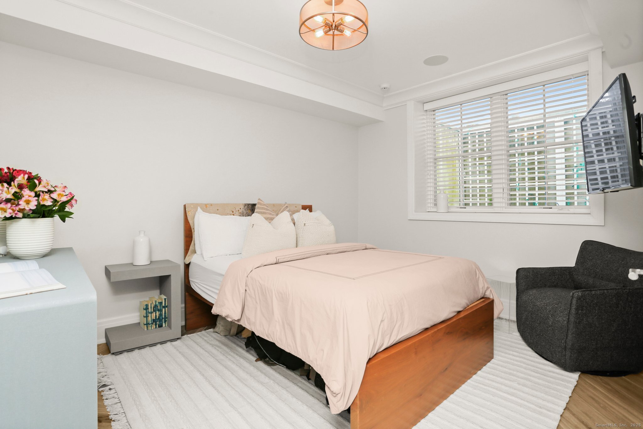4 Vani Court
