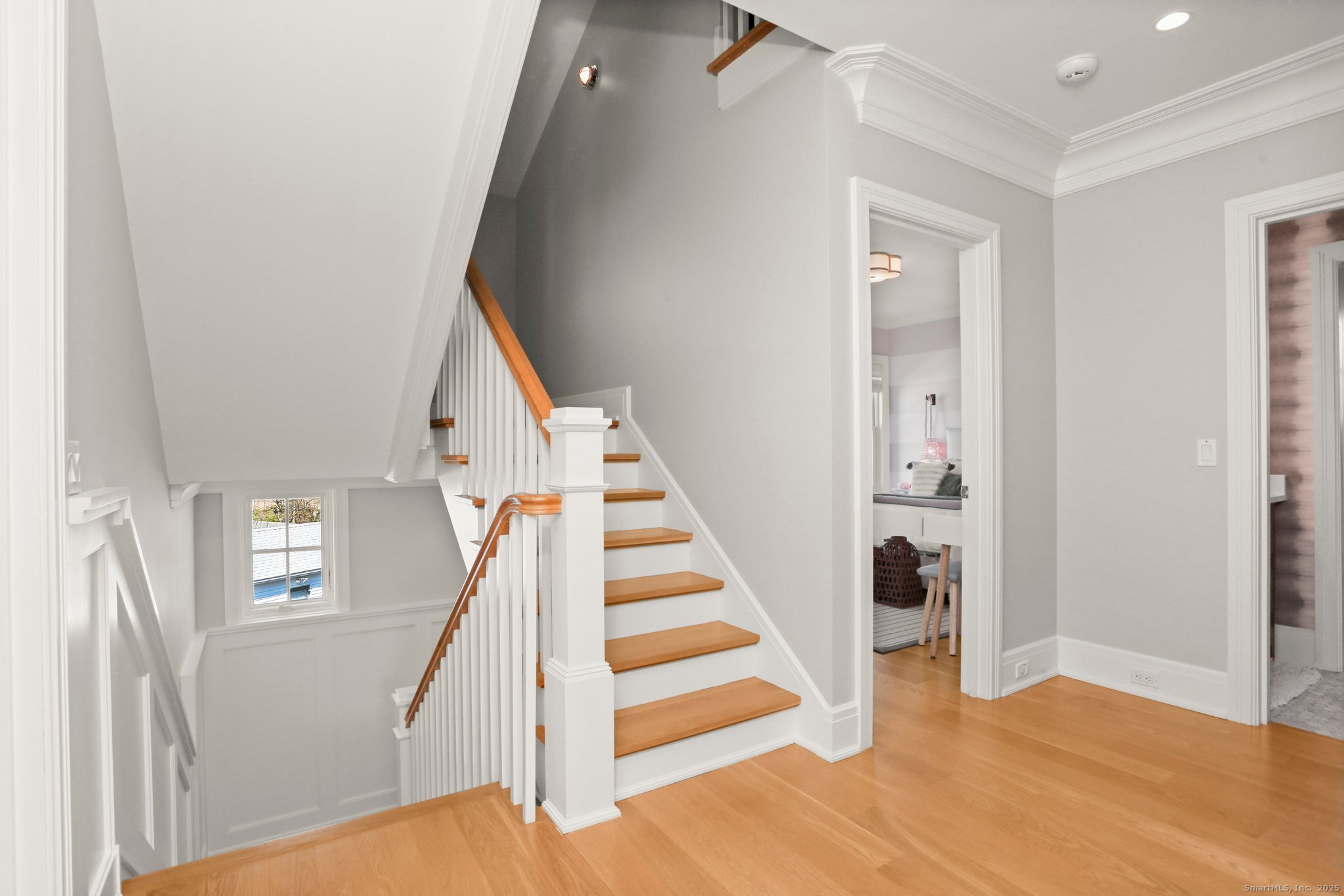 4 Vani Court