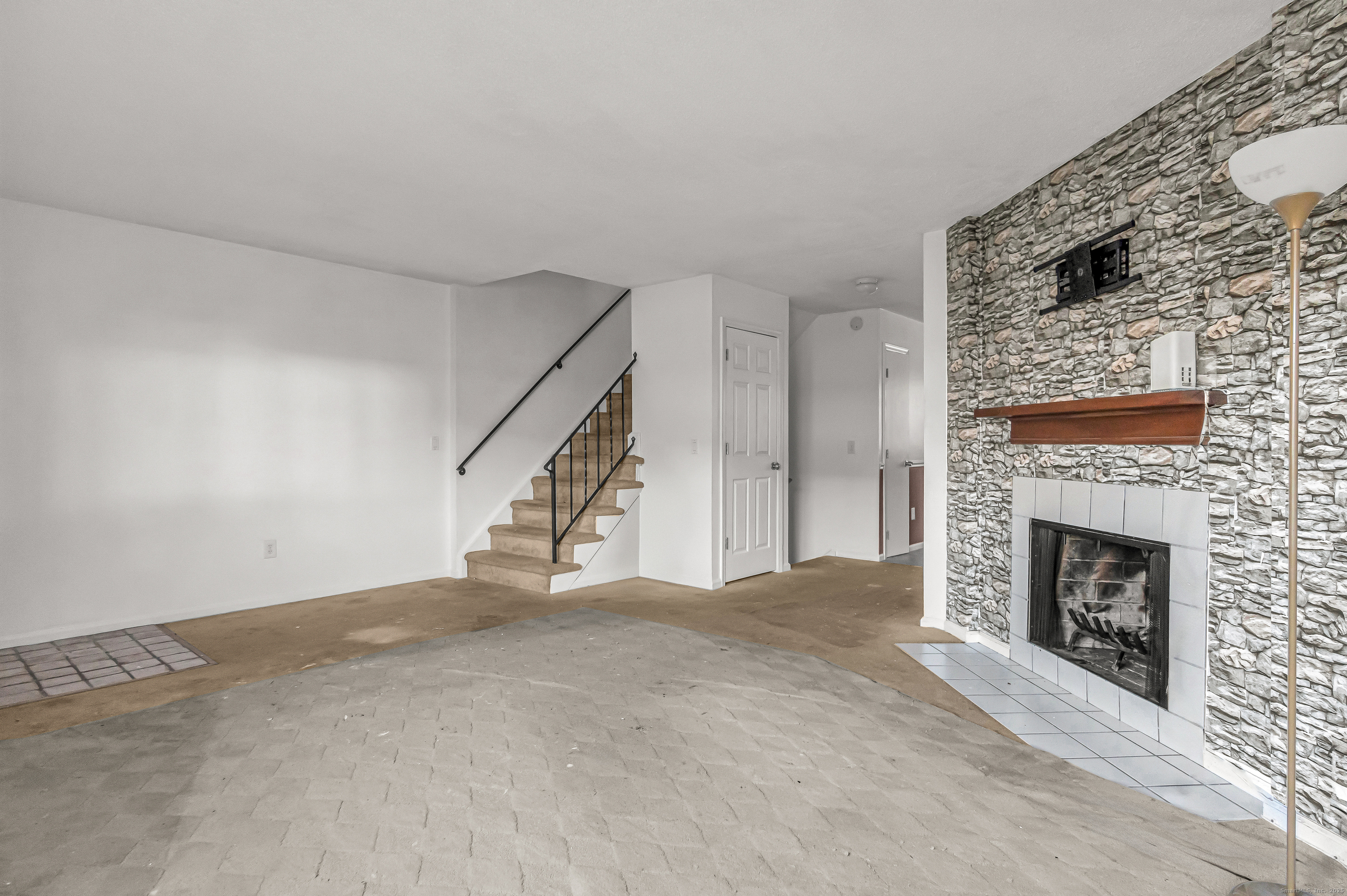 27 Crows Nest Lane 8F