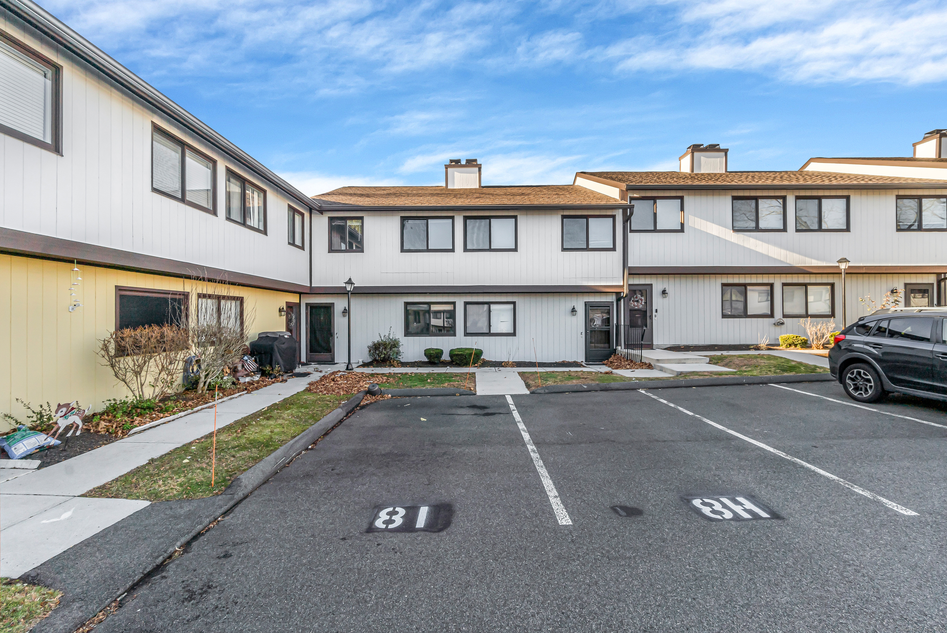 27 Crows Nest Lane 8F