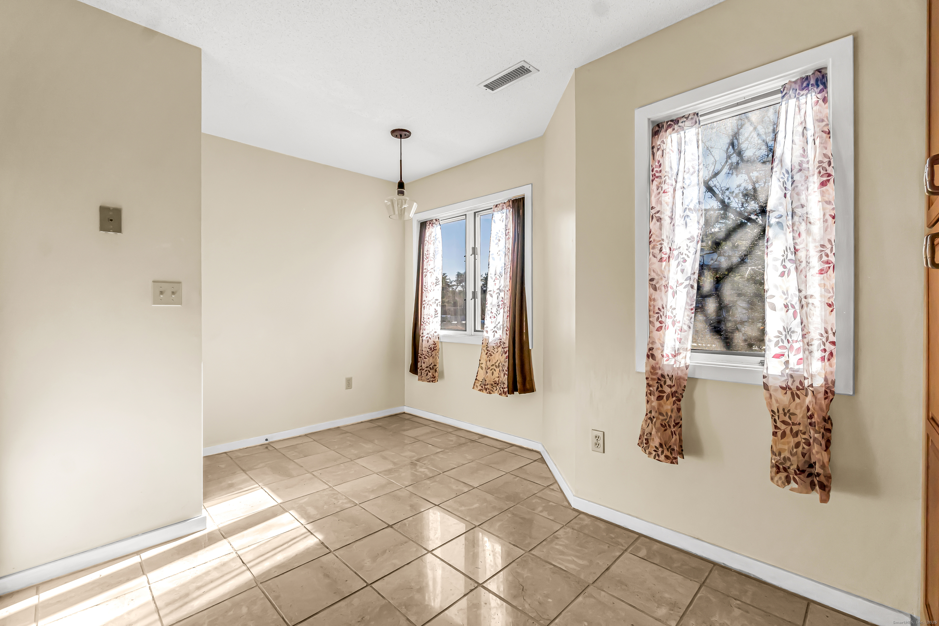 1412 Whitney Avenue APT F3