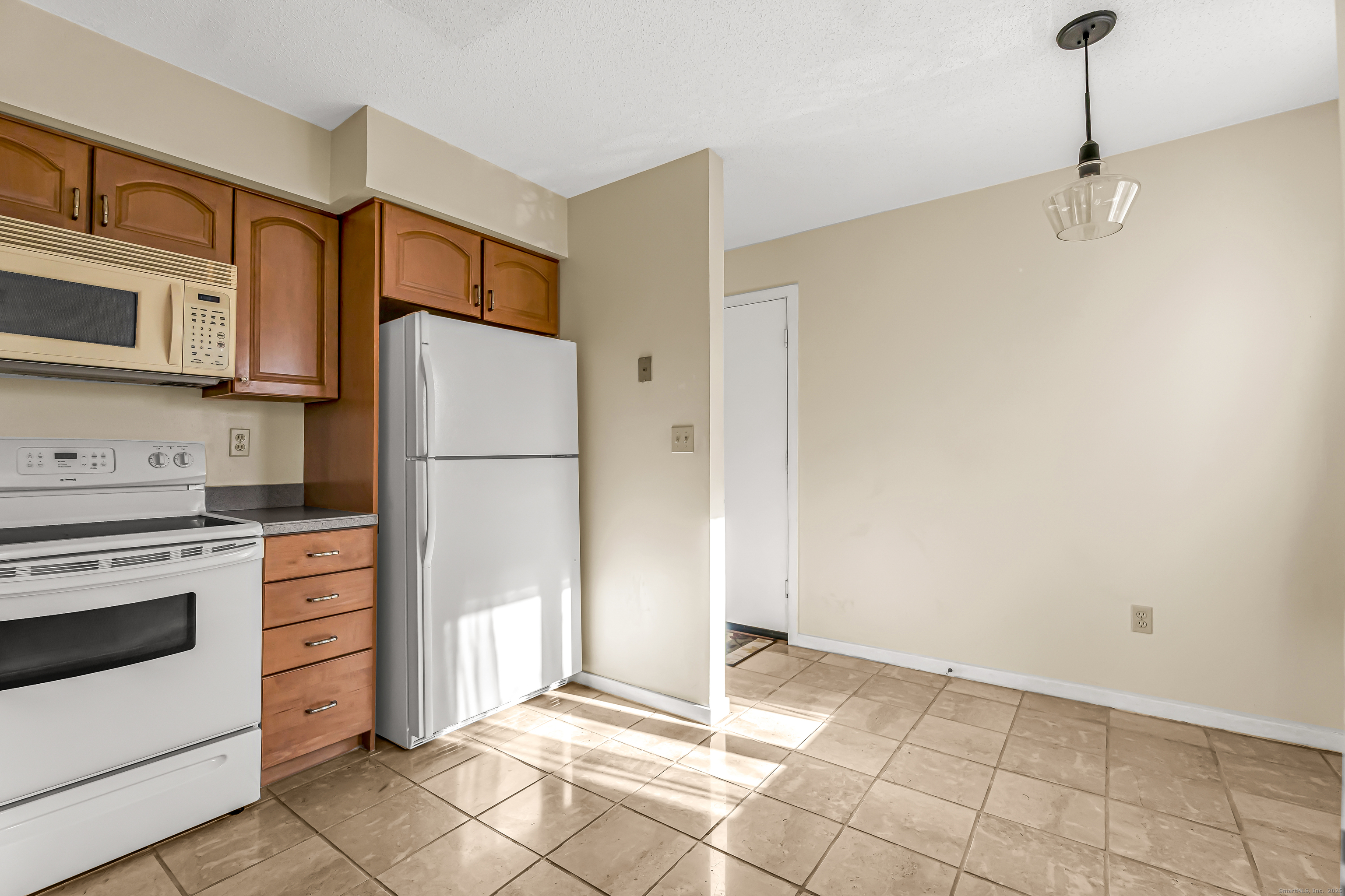 1412 Whitney Avenue APT F3