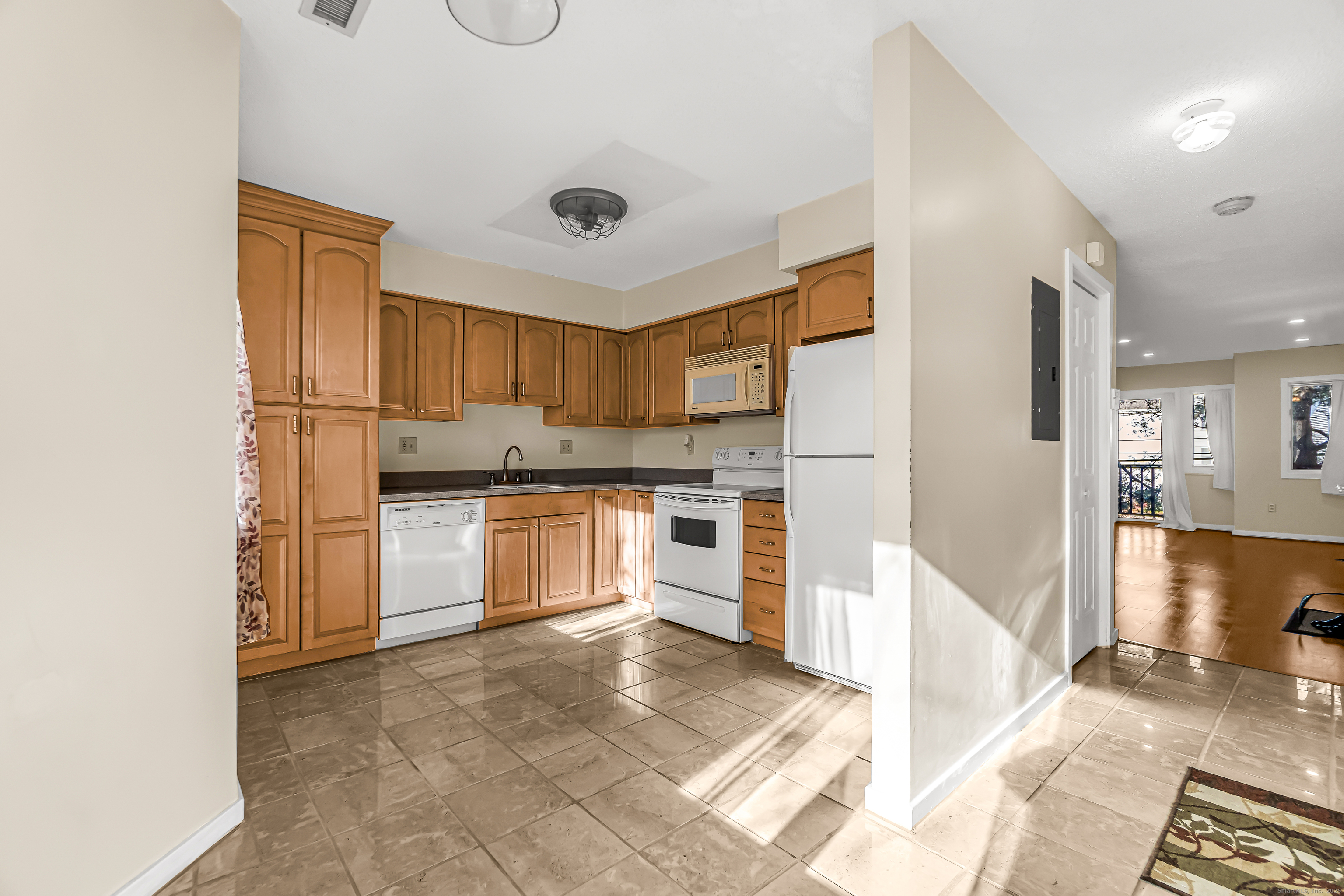1412 Whitney Avenue APT F3