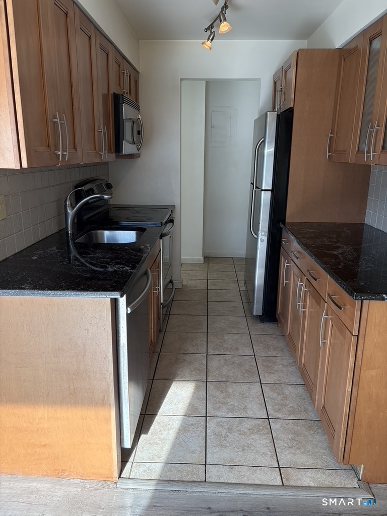 12 Tuttle Street APT 1 C