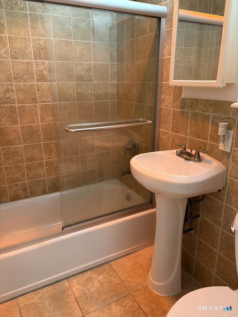 12 Tuttle Street APT 1 C