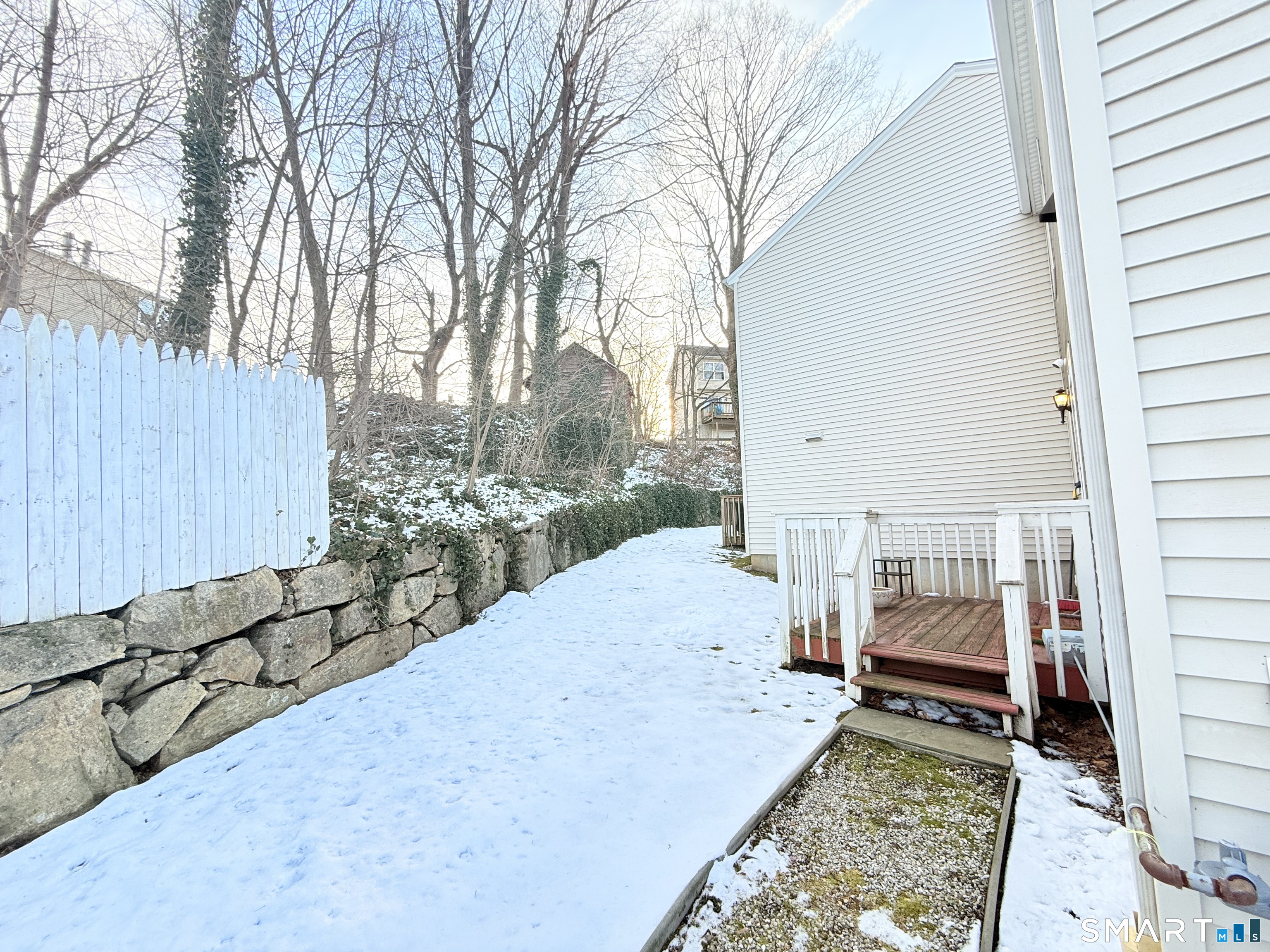 4 Hill Court B