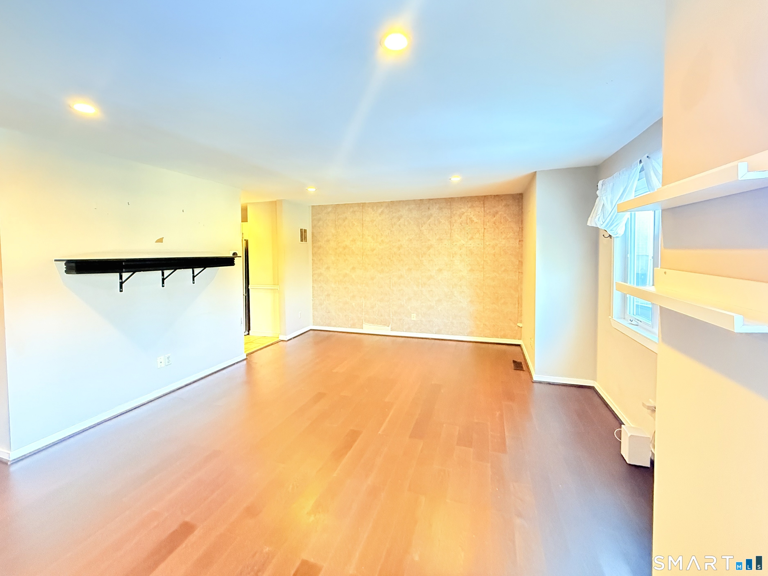 4 Hill Court B
