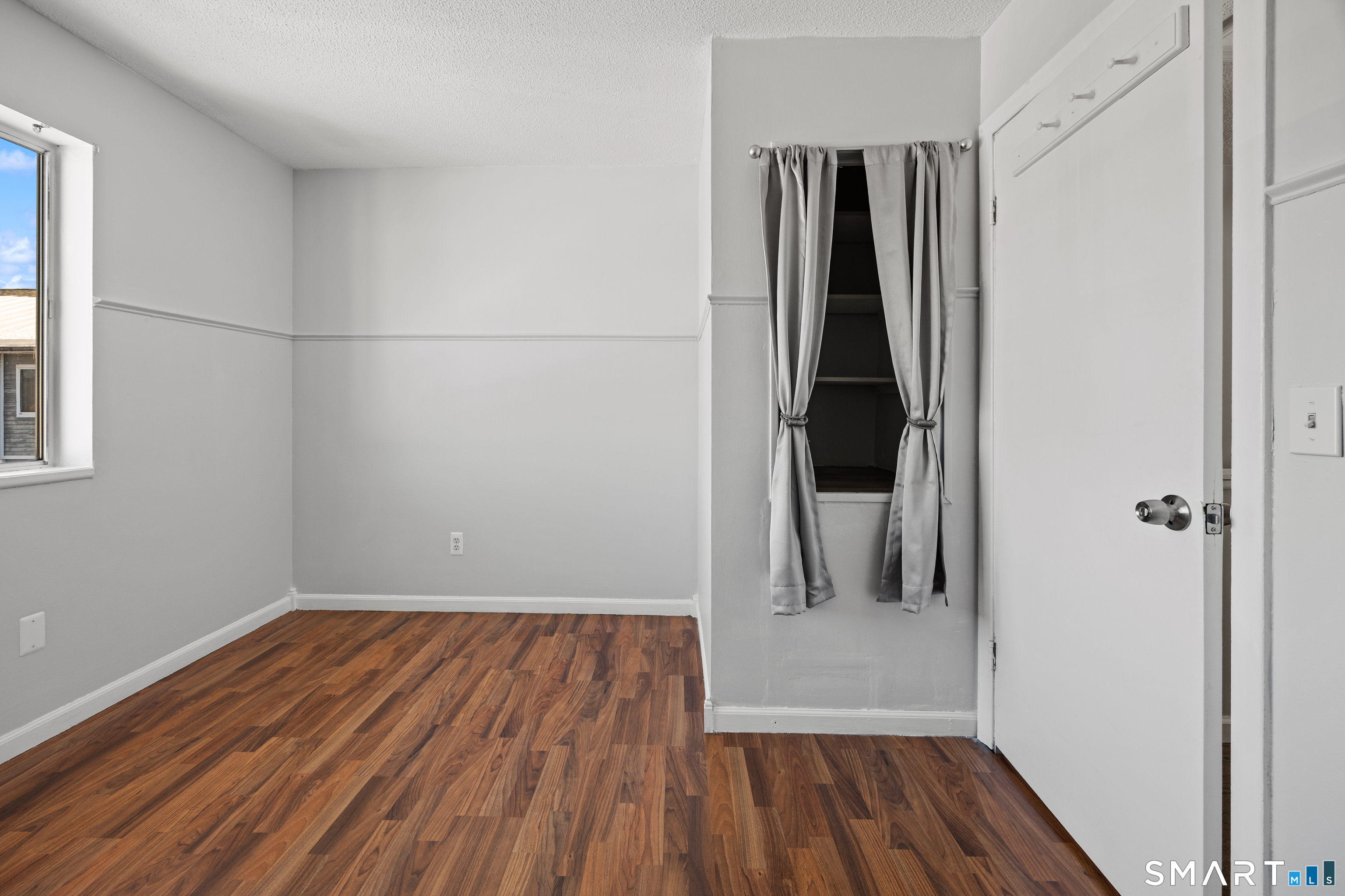 202 Main Street APT 3H