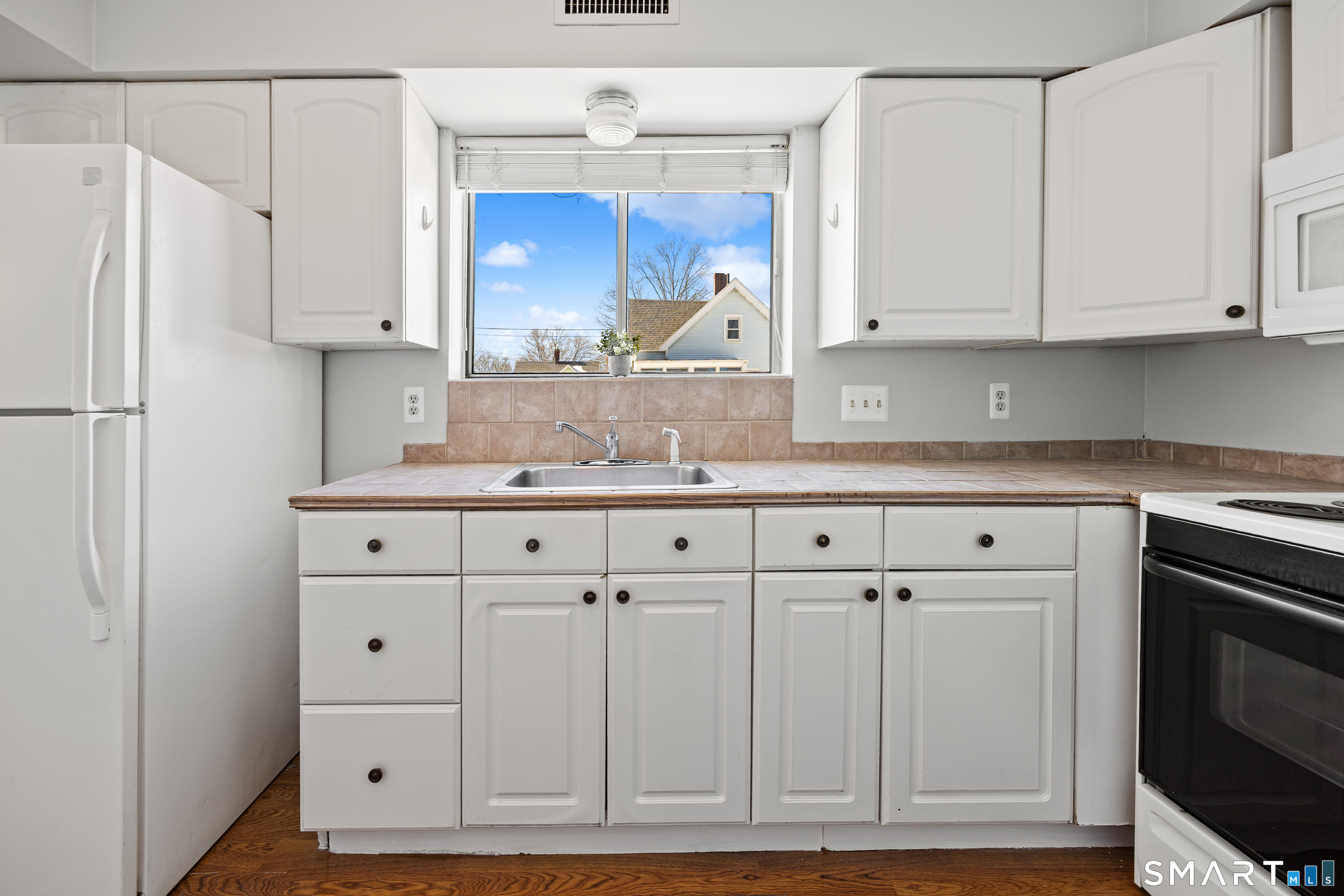 202 Main Street APT 3H