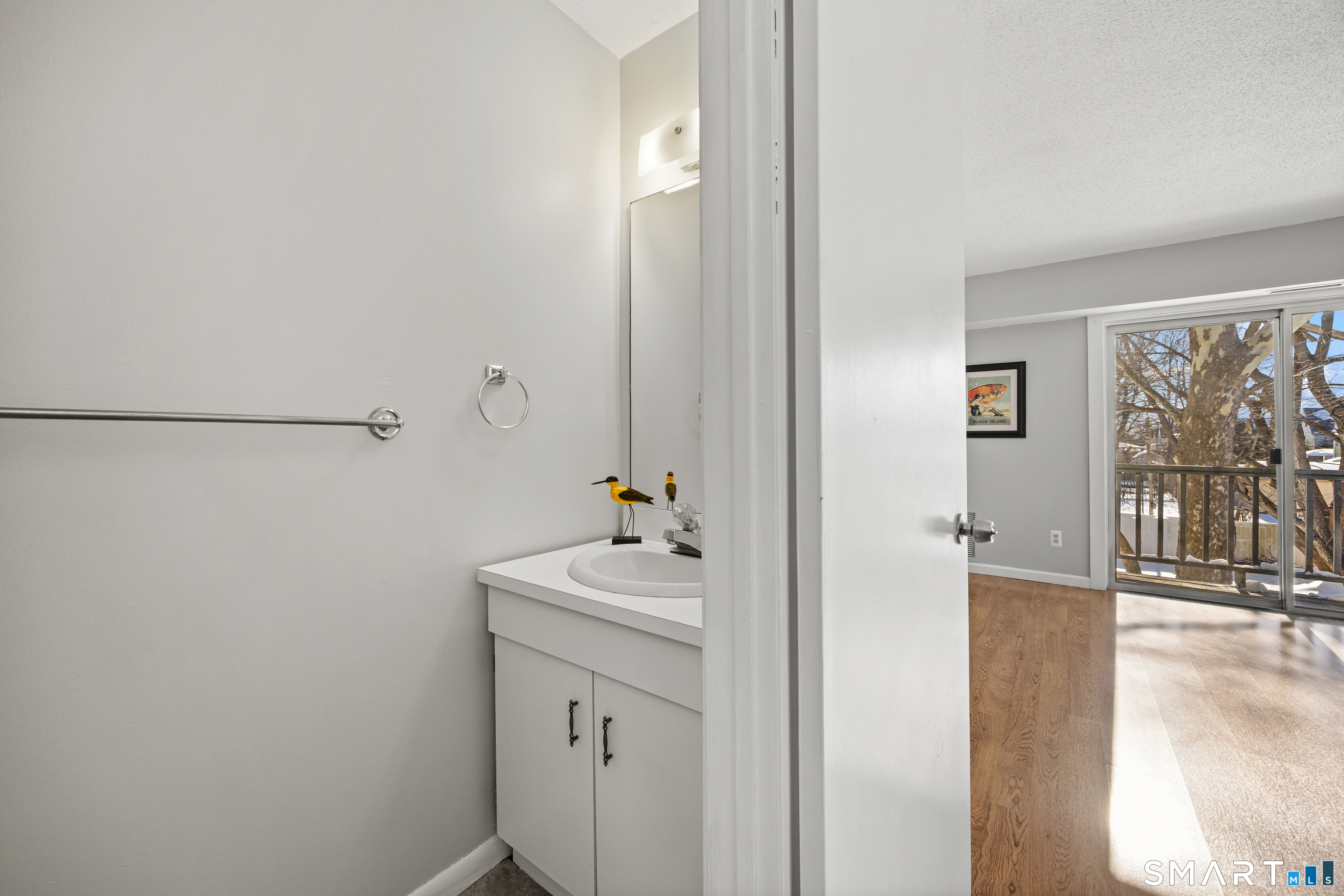 202 Main Street APT 3H