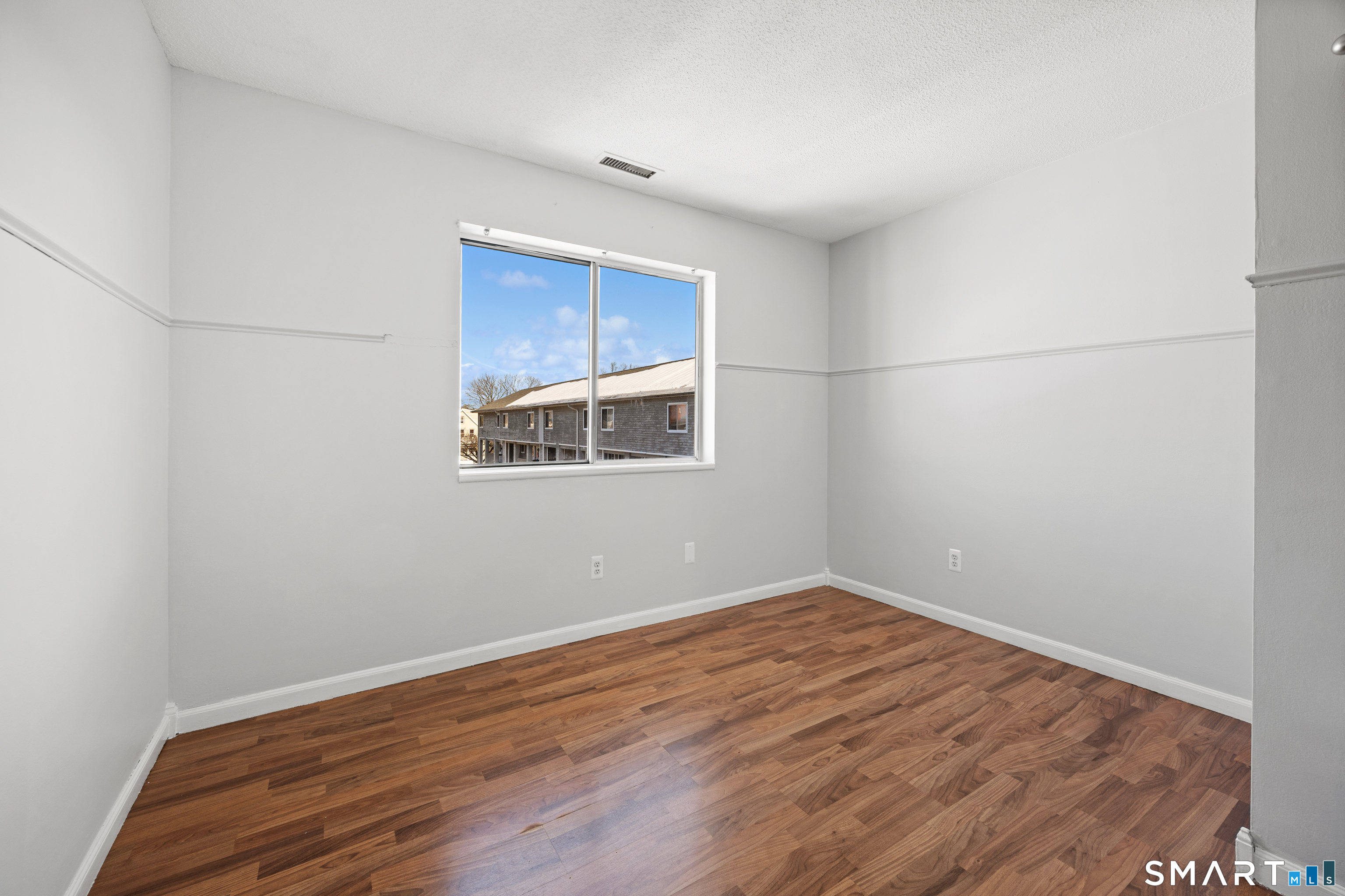 202 Main Street APT 3H