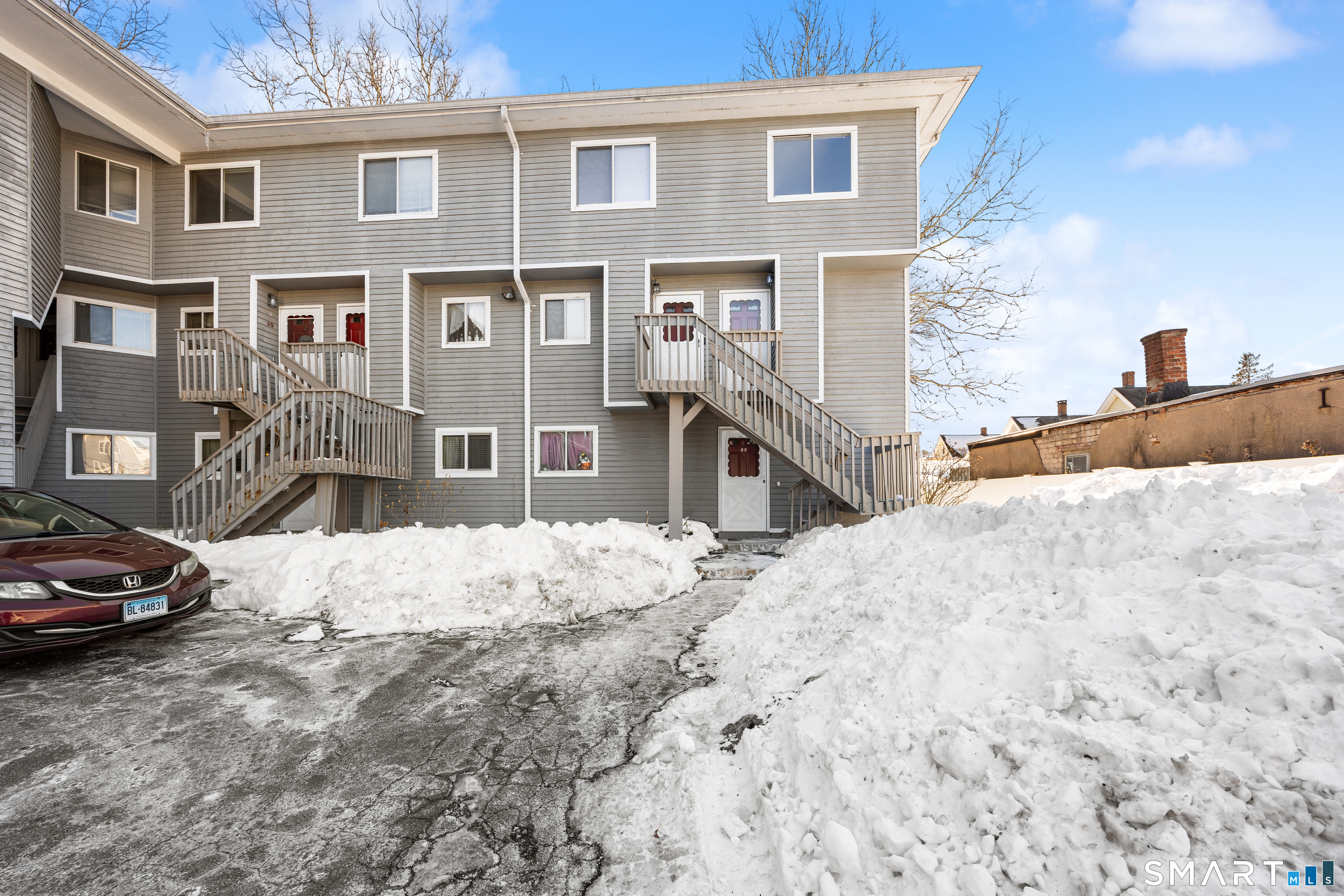 202 Main Street APT 3H