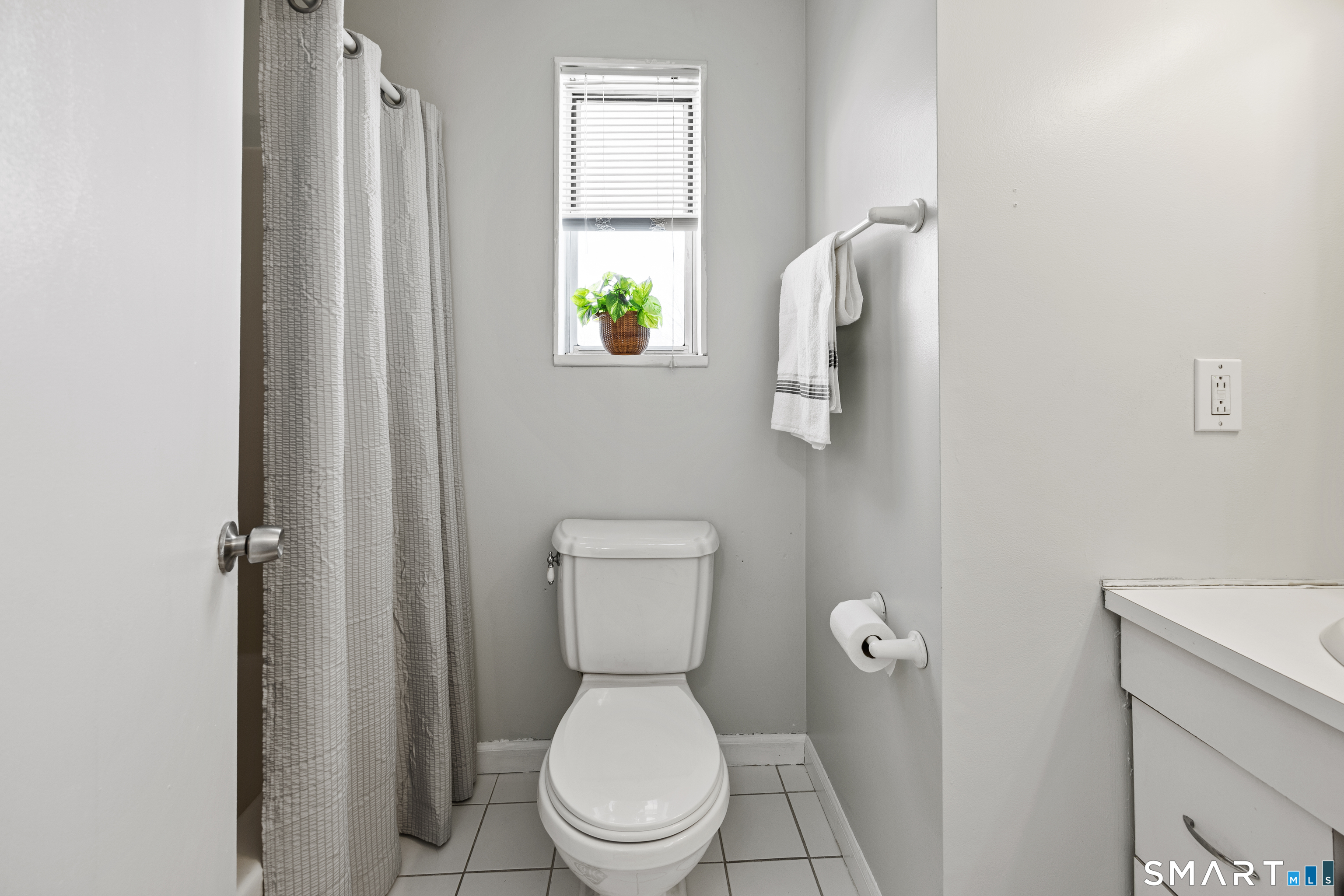 202 Main Street APT 3H