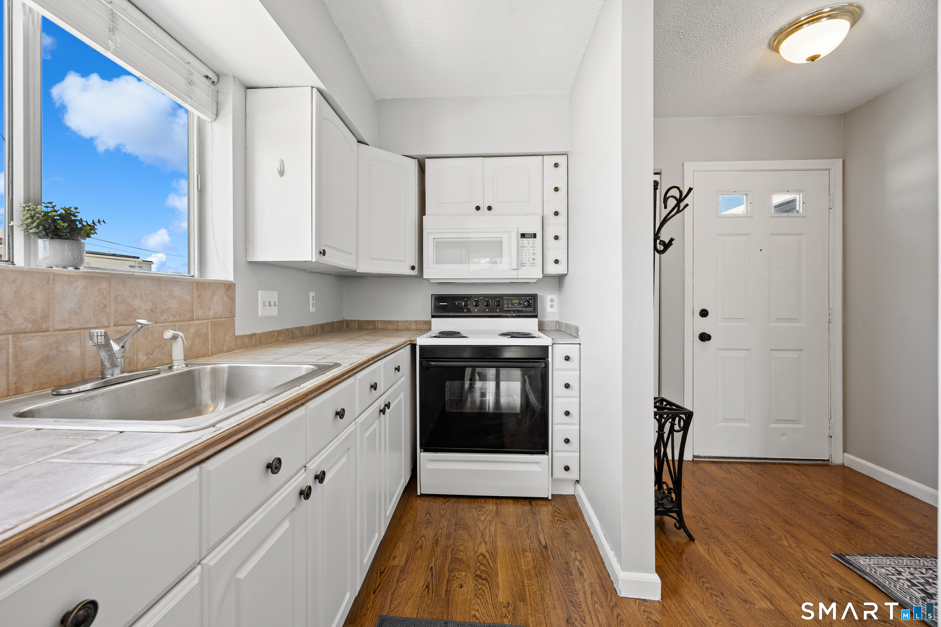 202 Main Street APT 3H