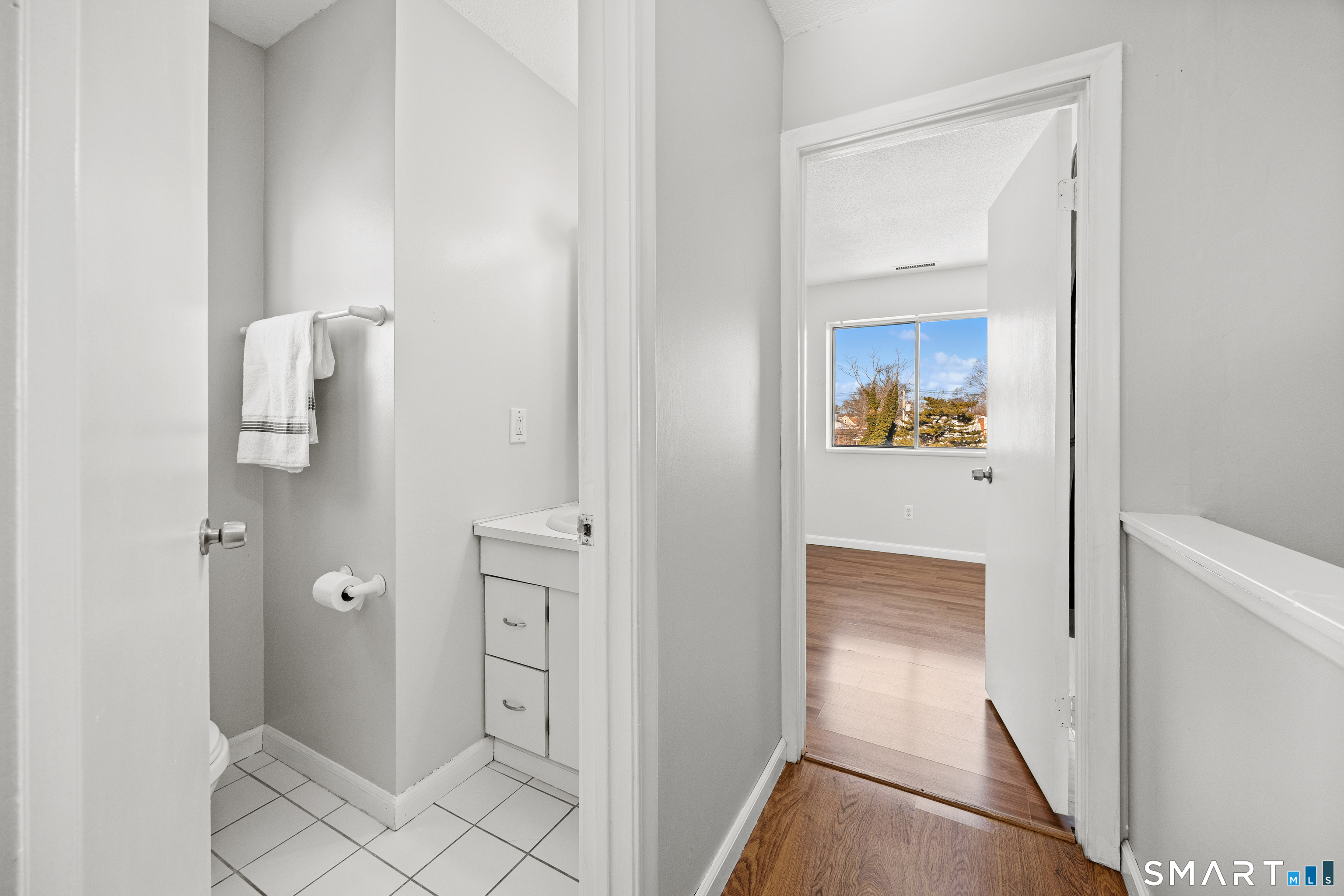 202 Main Street APT 3H