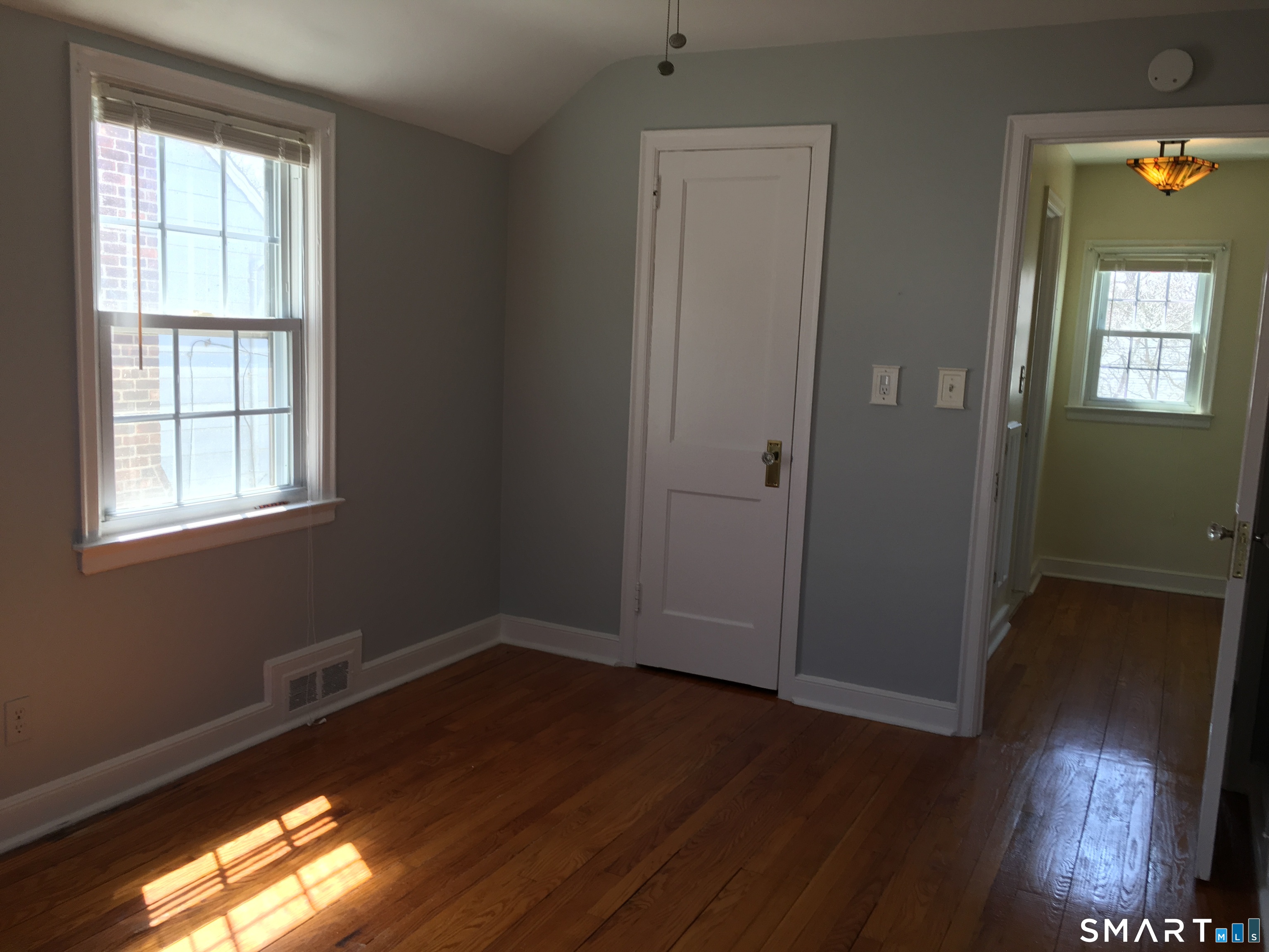 11 Fairlea Avenue