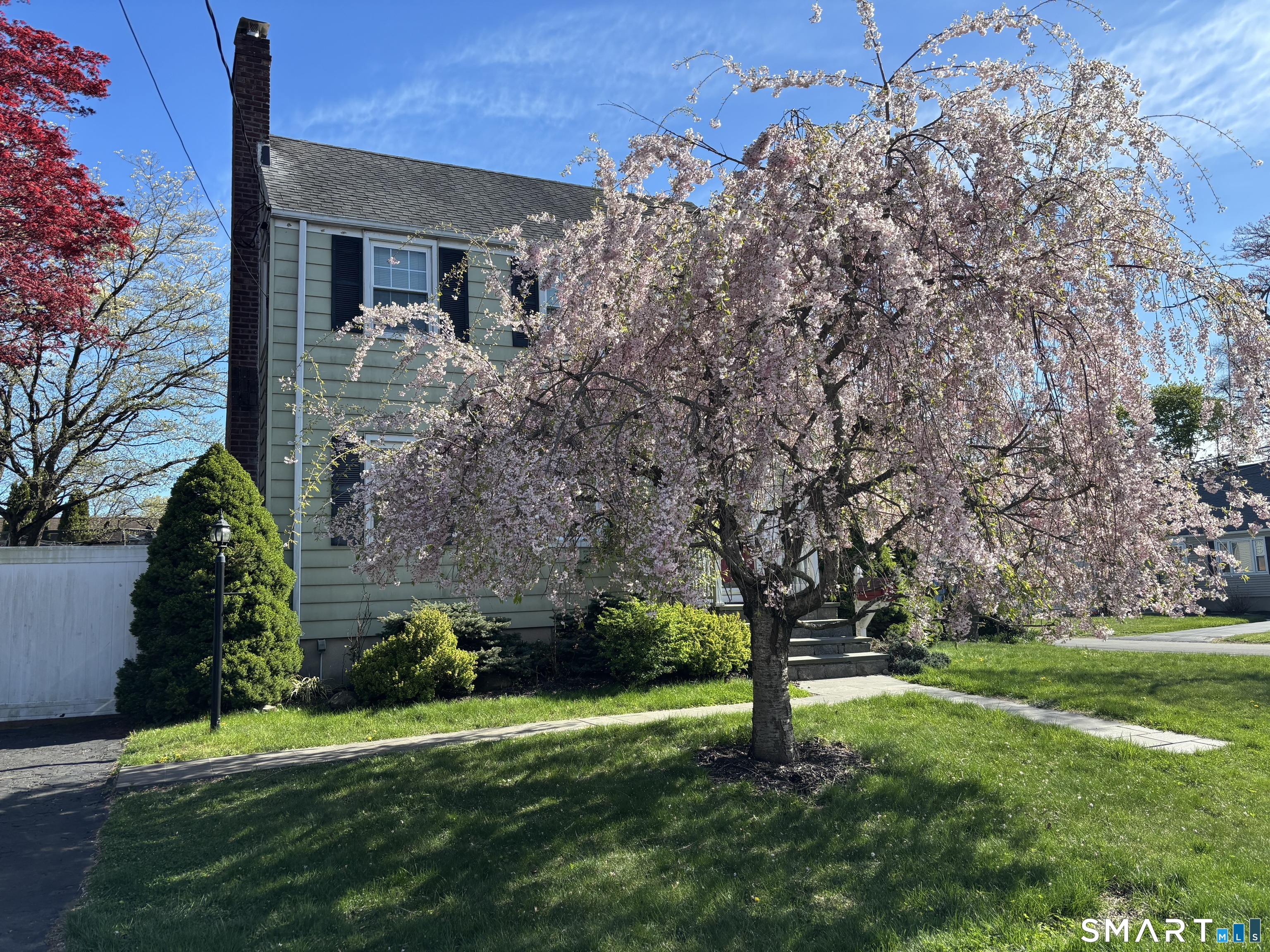 11 Fairlea Avenue