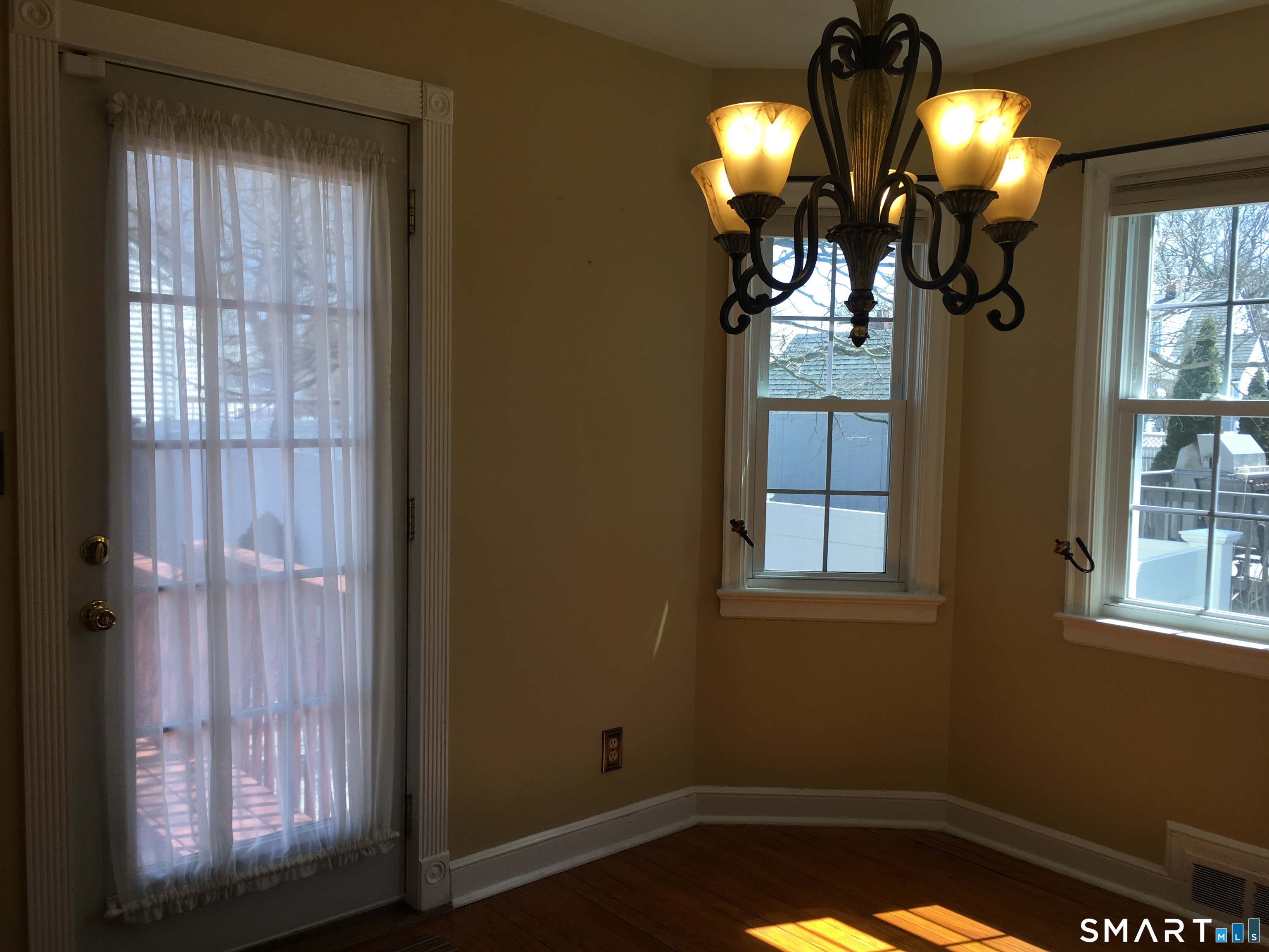 11 Fairlea Avenue