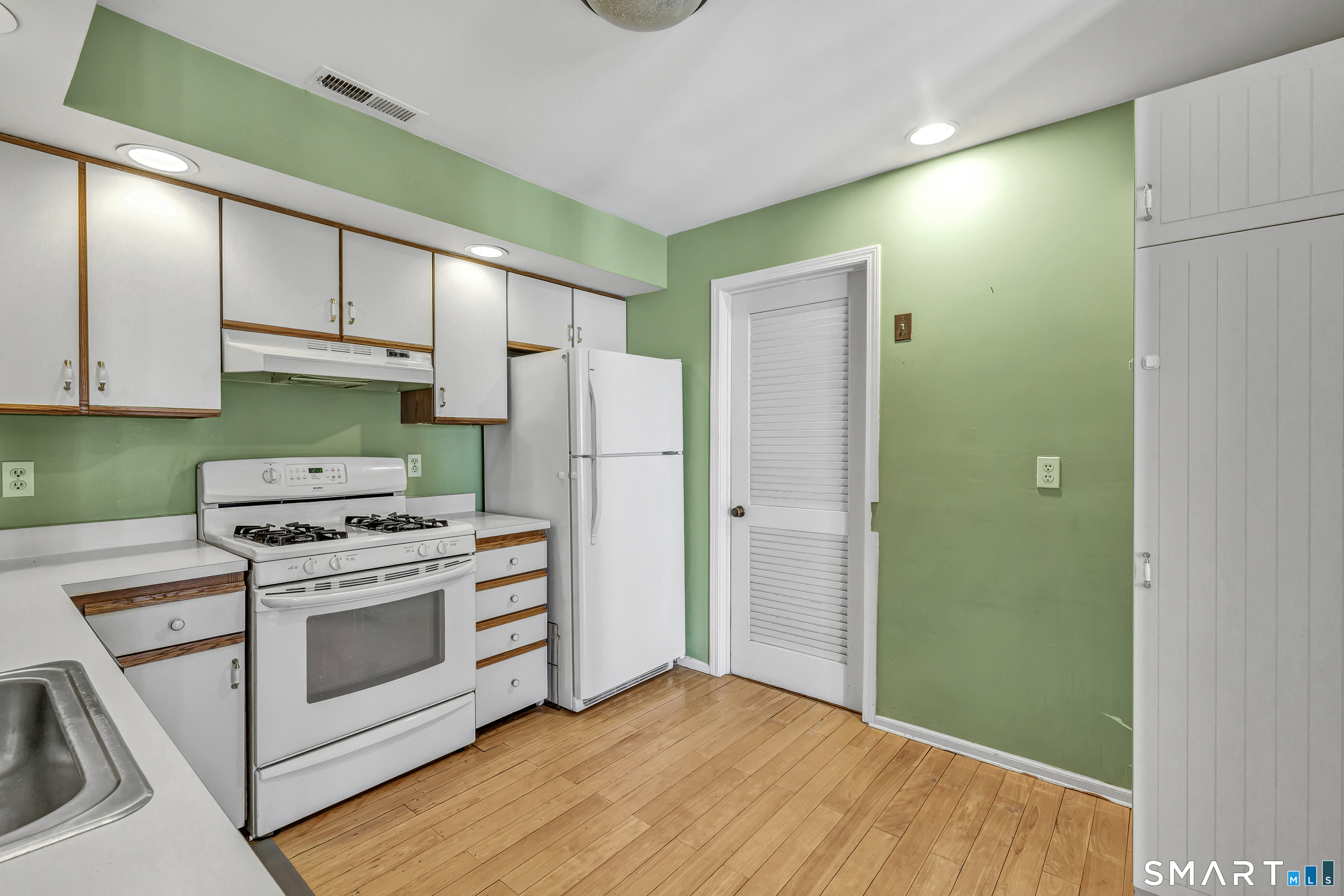 50 Woodhill Road 50