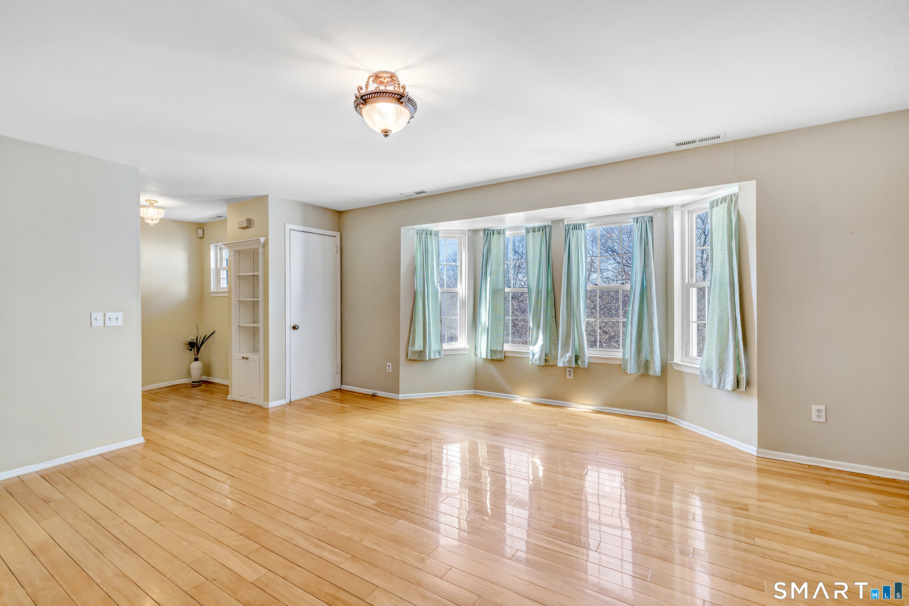 50 Woodhill Road 50