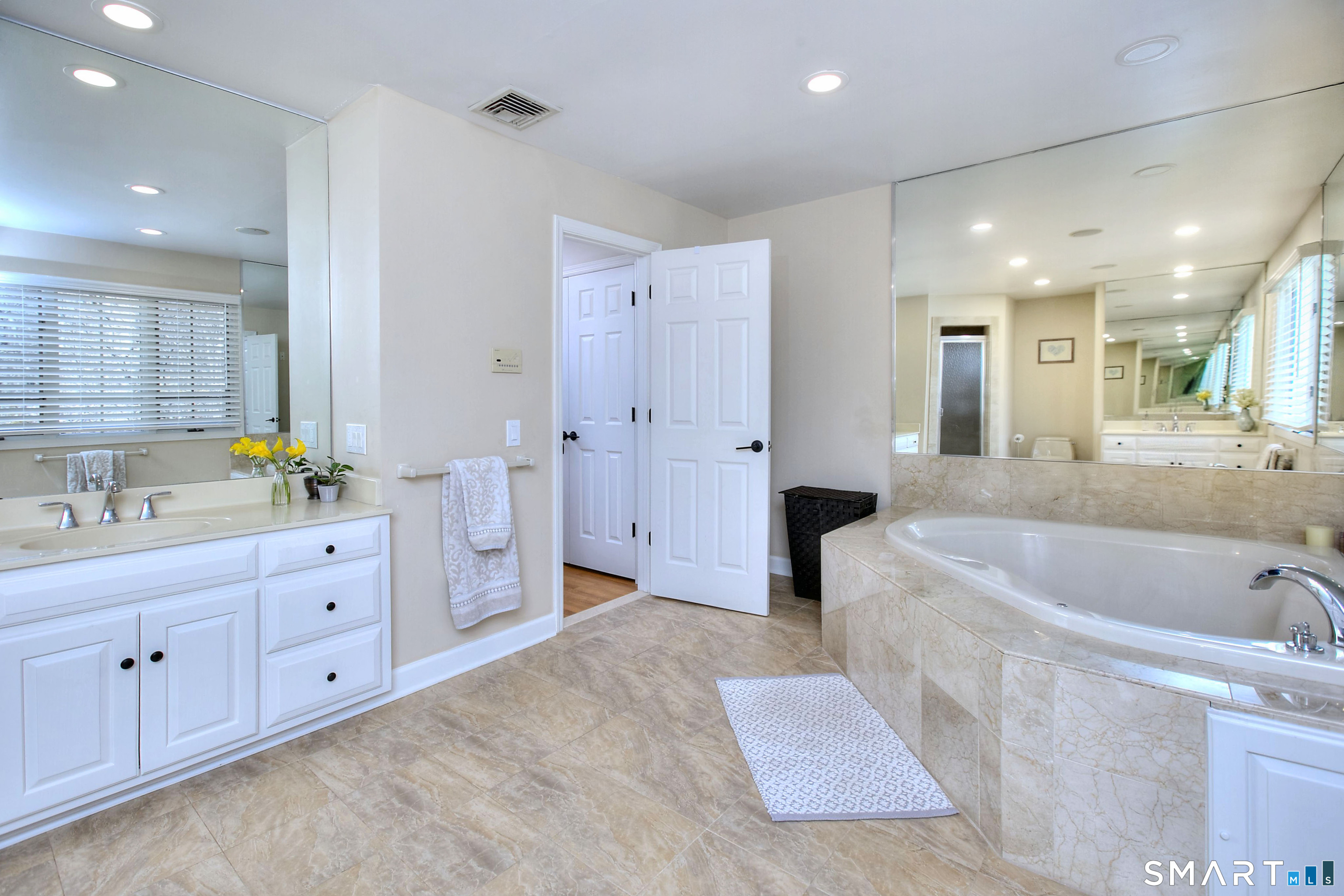 124 Shady Knoll Drive