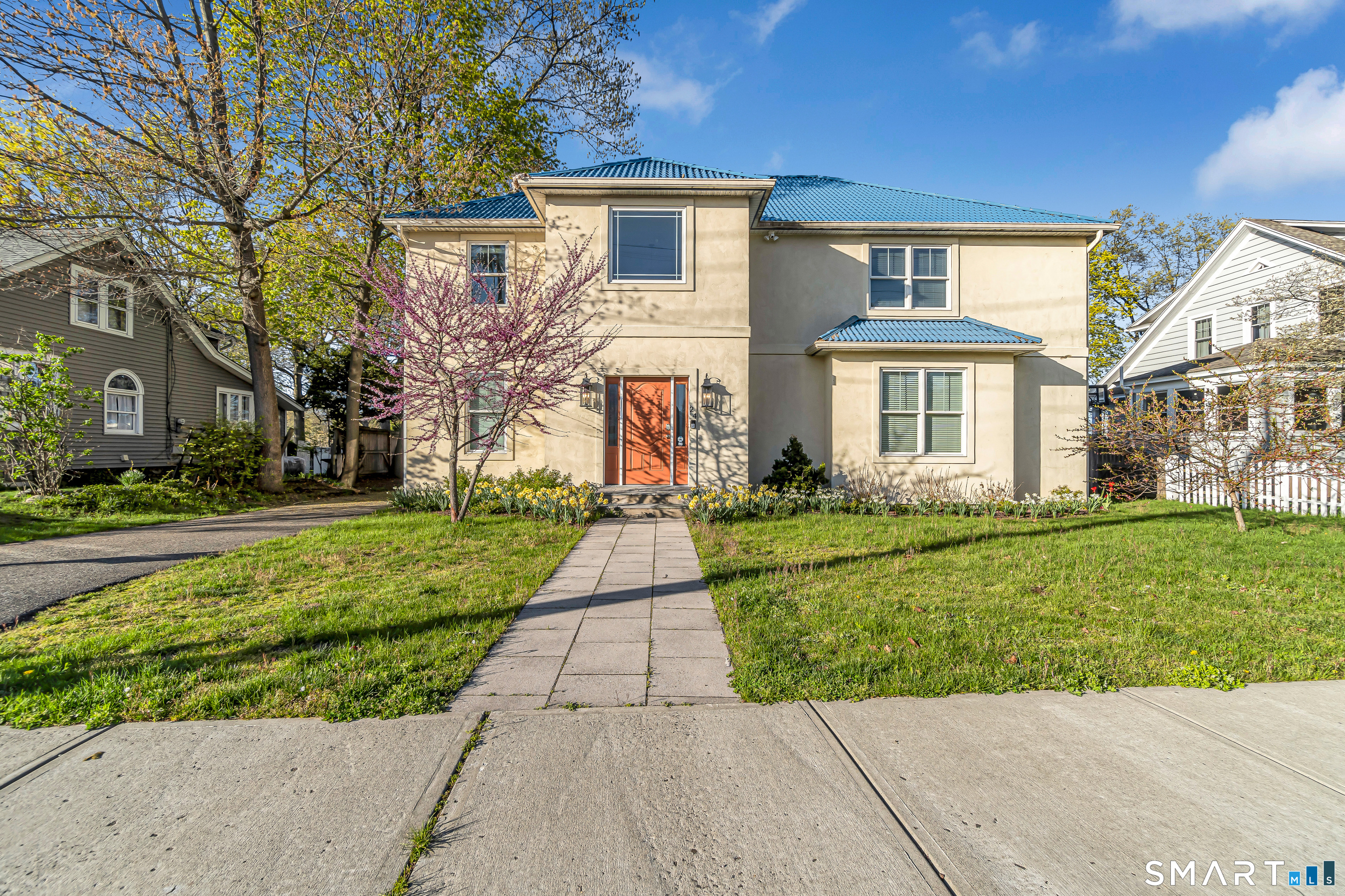 24 Anderson Avenue