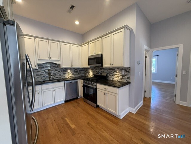 2067 Barnum Avenue