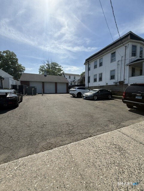 2067 Barnum Avenue