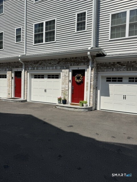4 Beacon Square Unit: 4
