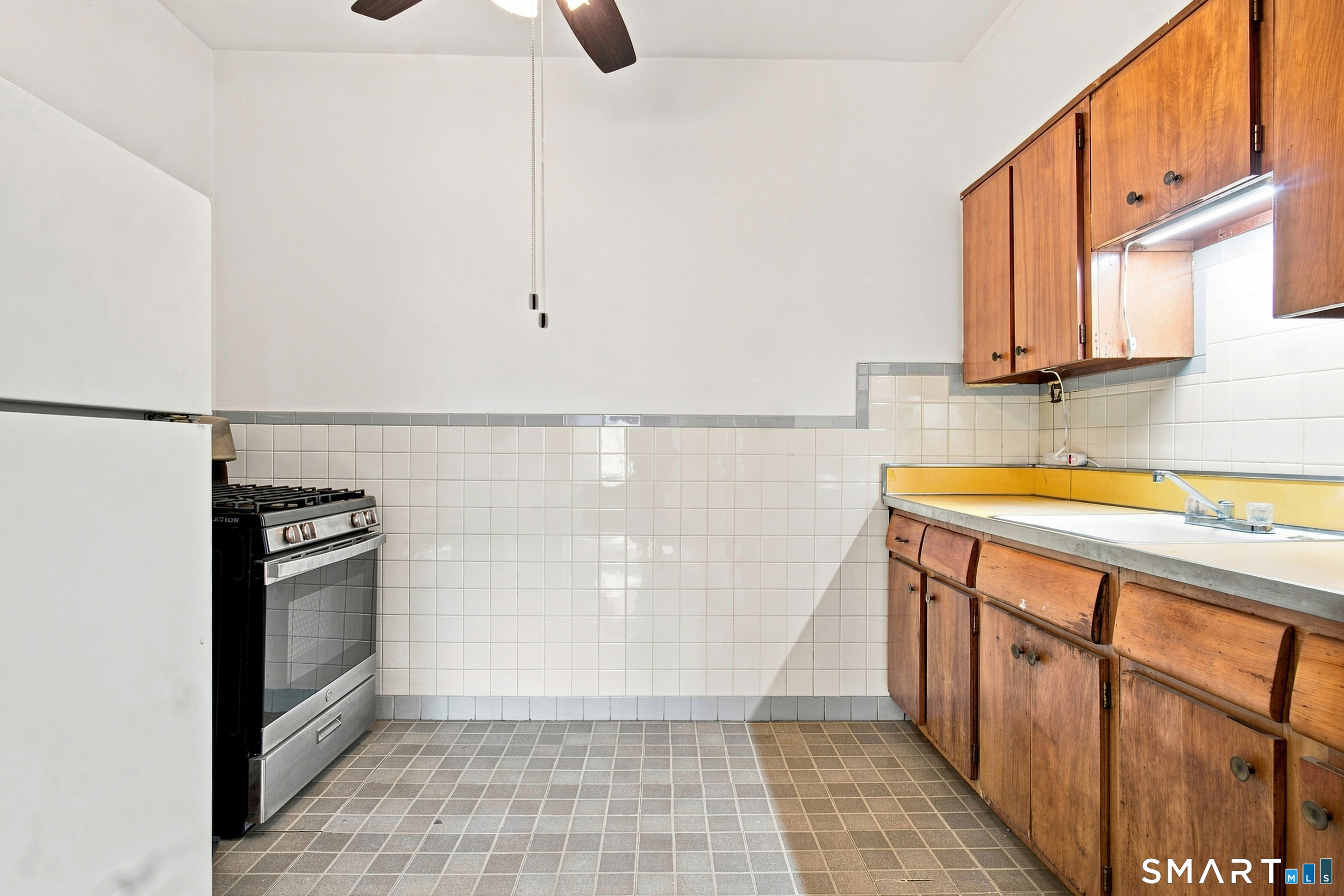 218 Flax Hill Road Unit: 2