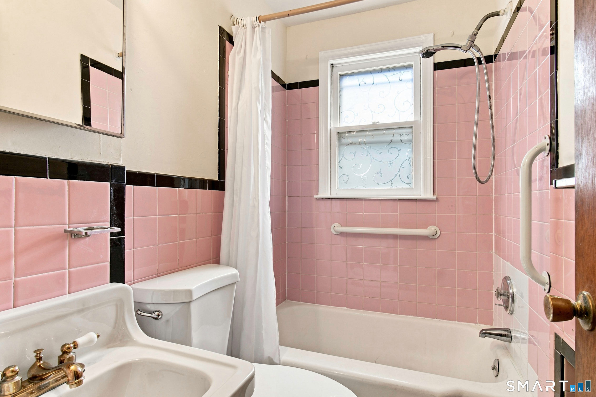 218 Flax Hill Road Unit: 2