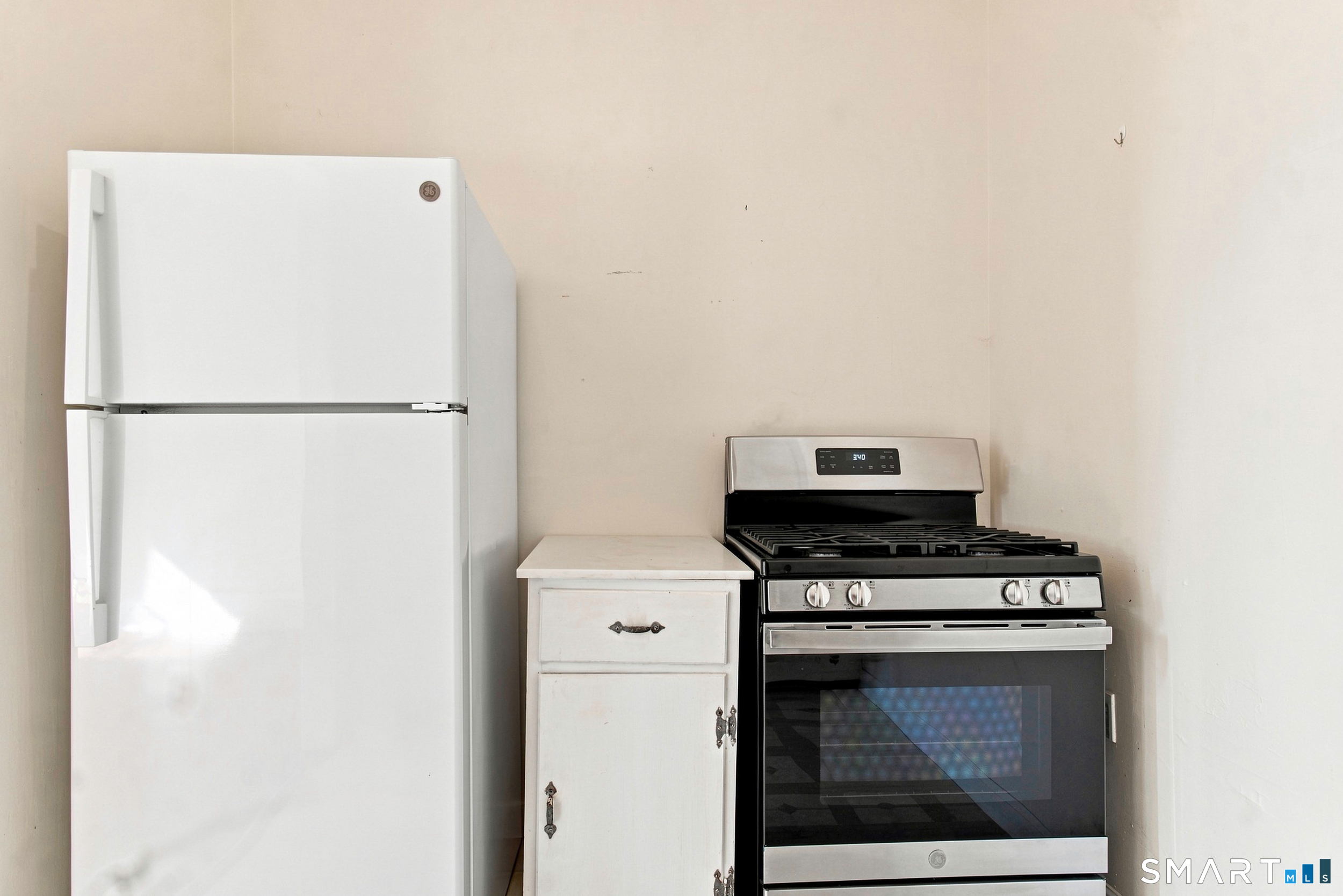218 Flax Hill Road Unit: 6