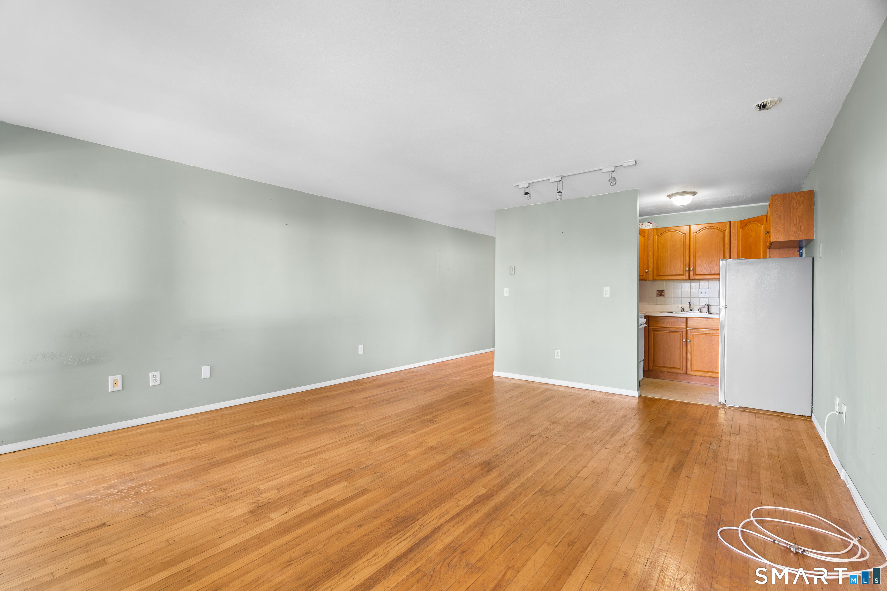275 West Walk Unit: 275