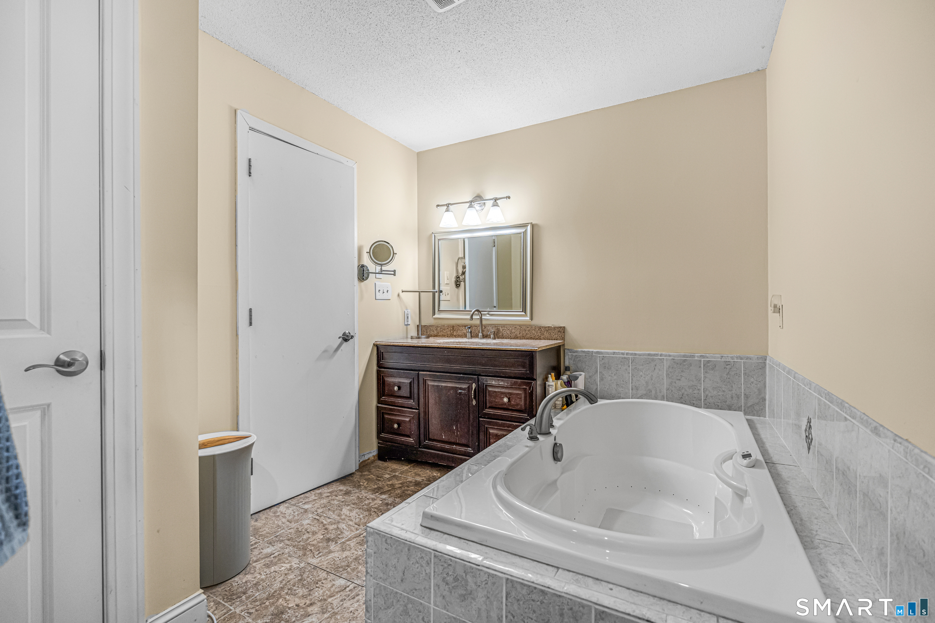 75 Staffordshire Commons Drive Unit: 75