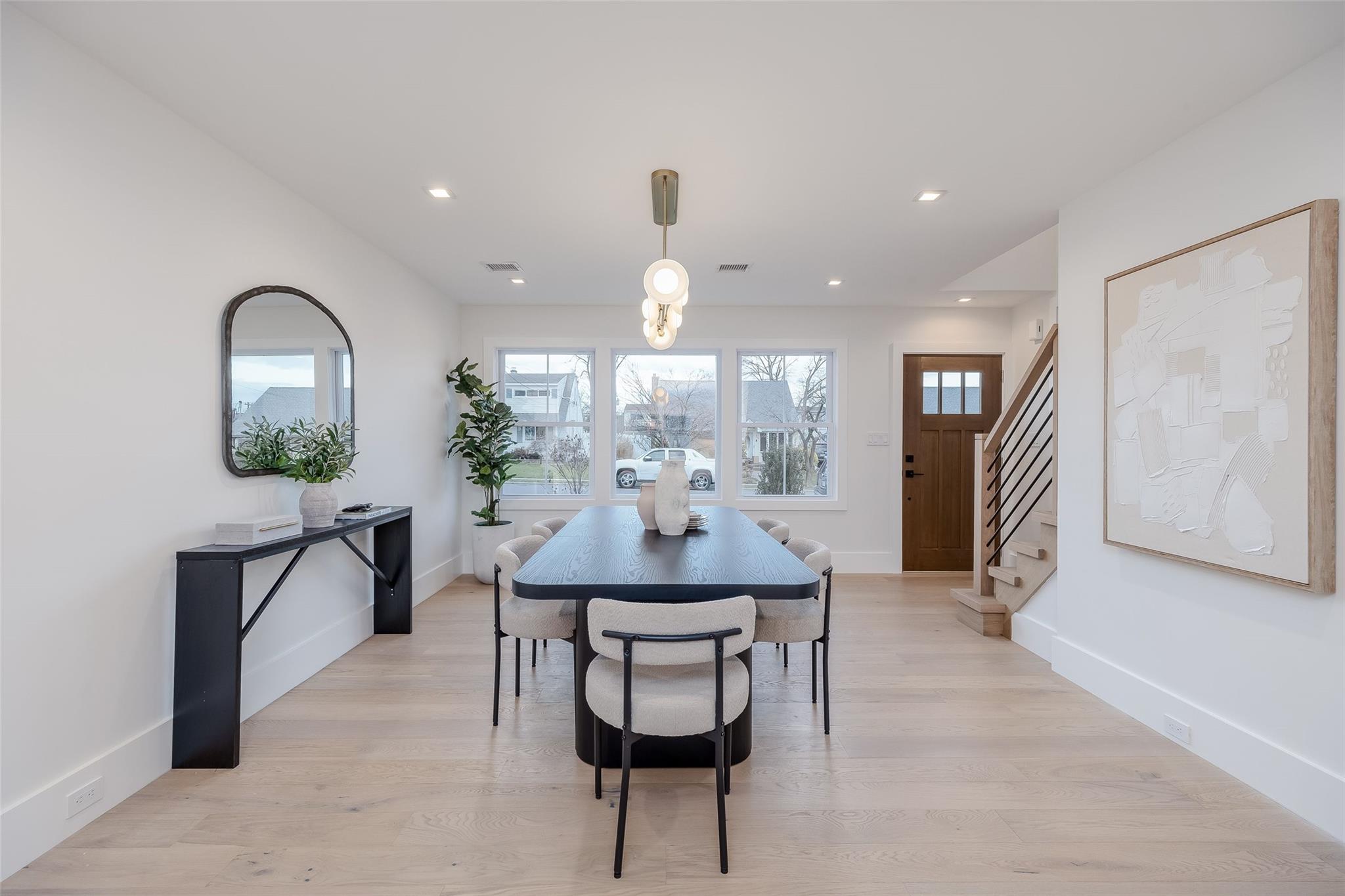 963 Mirabelle Avenue