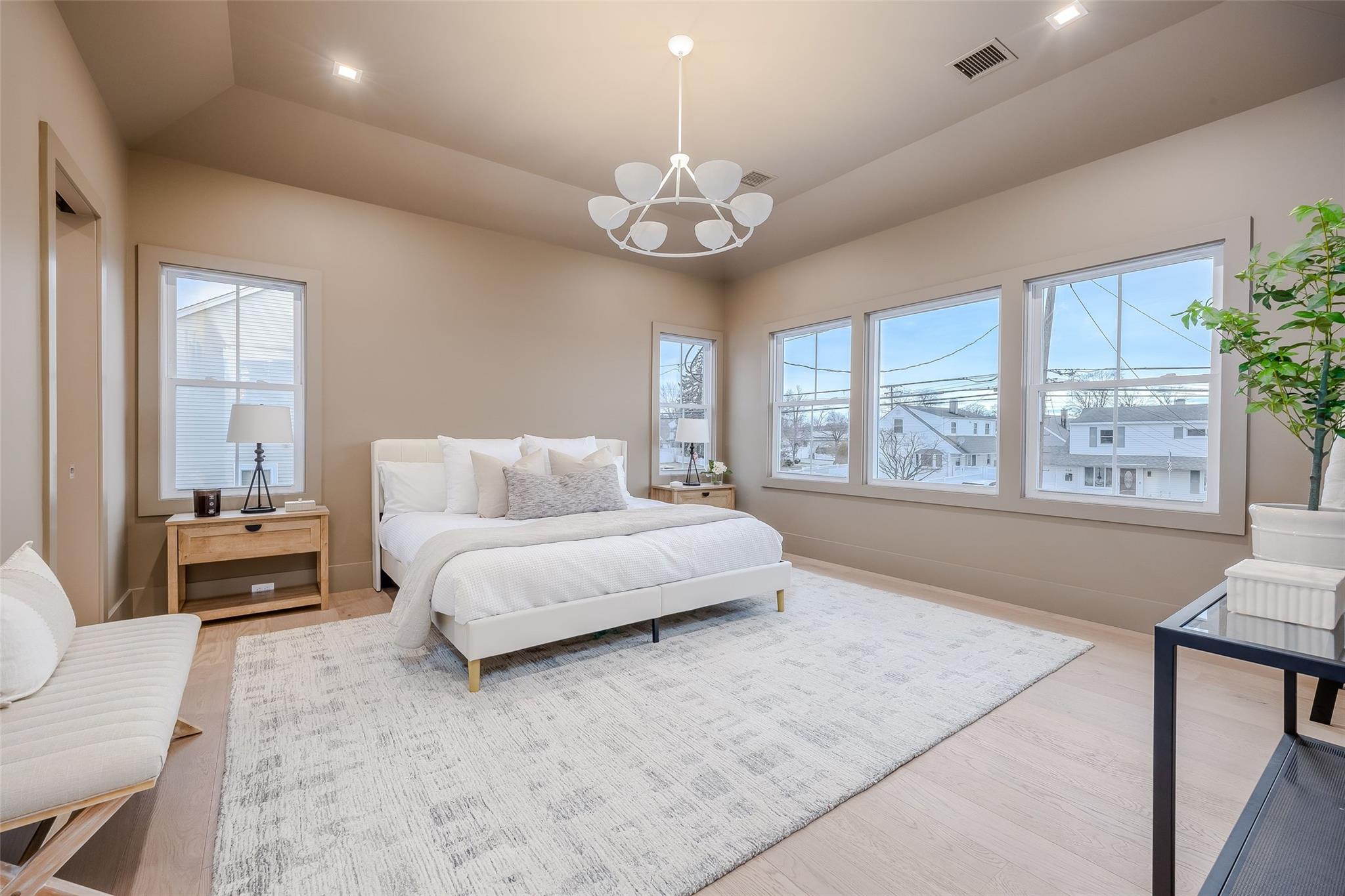 963 Mirabelle Avenue