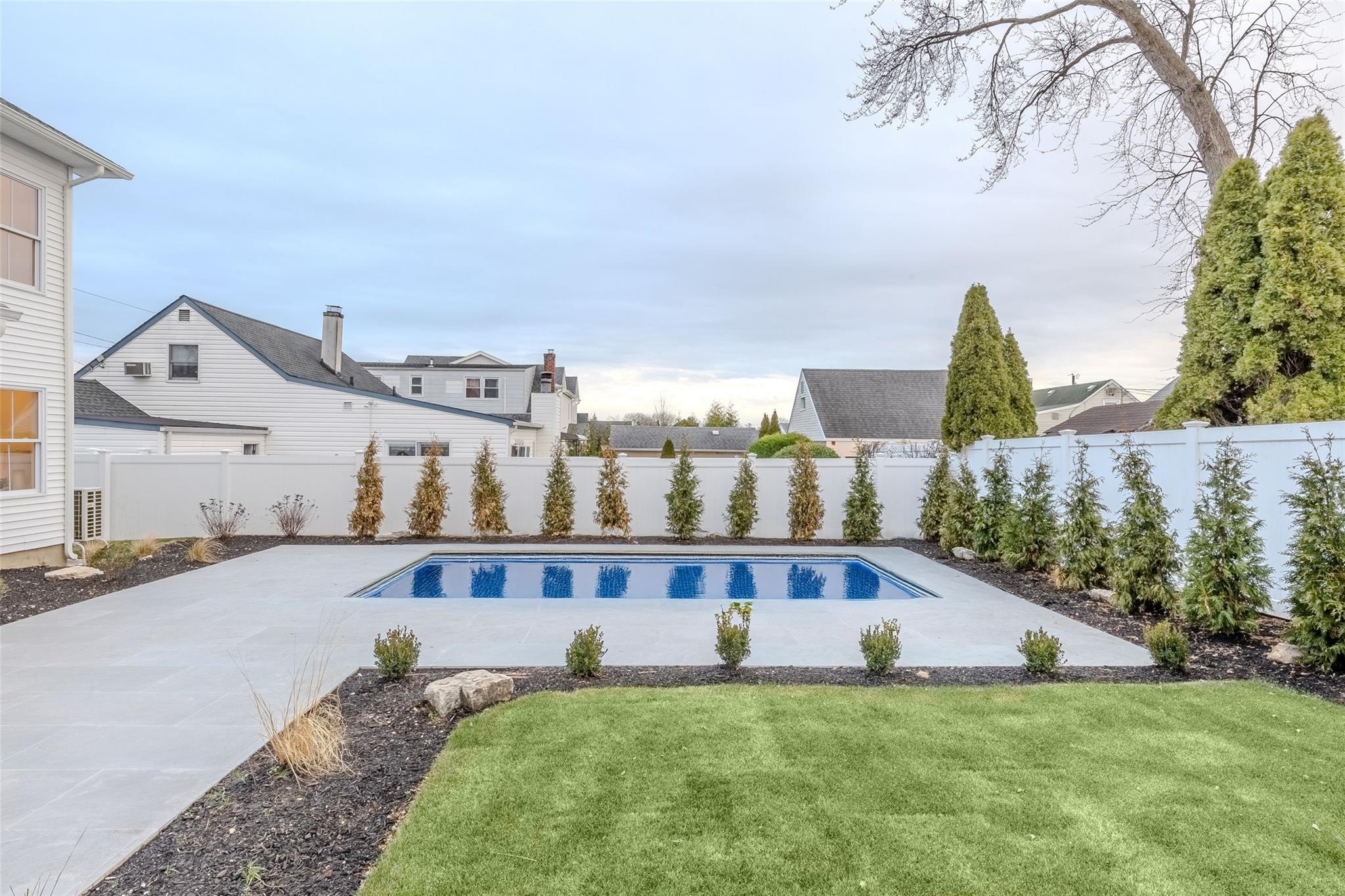 963 Mirabelle Avenue