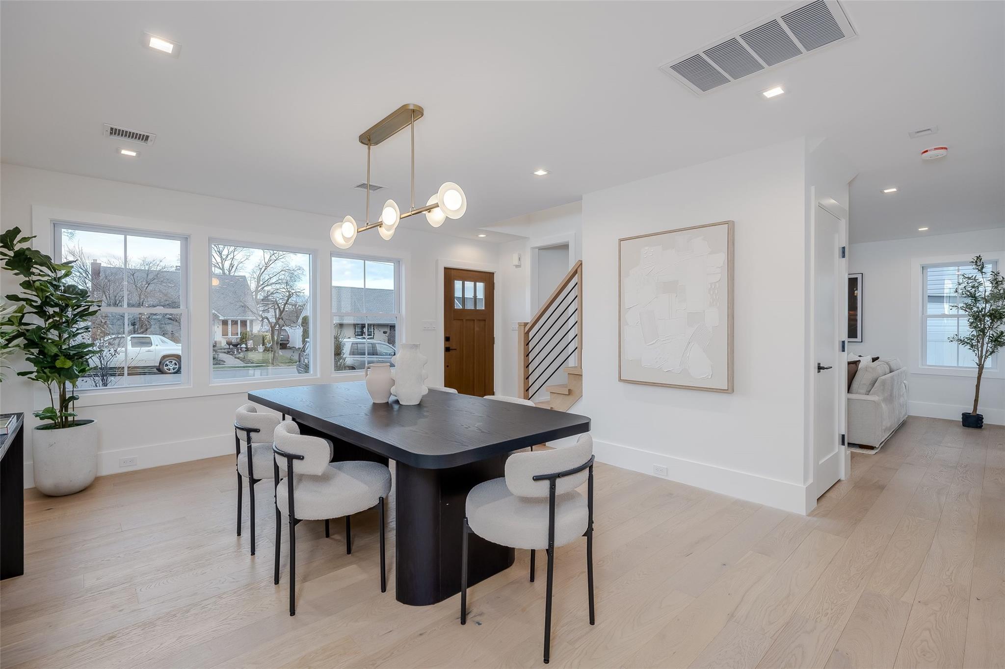 963 Mirabelle Avenue