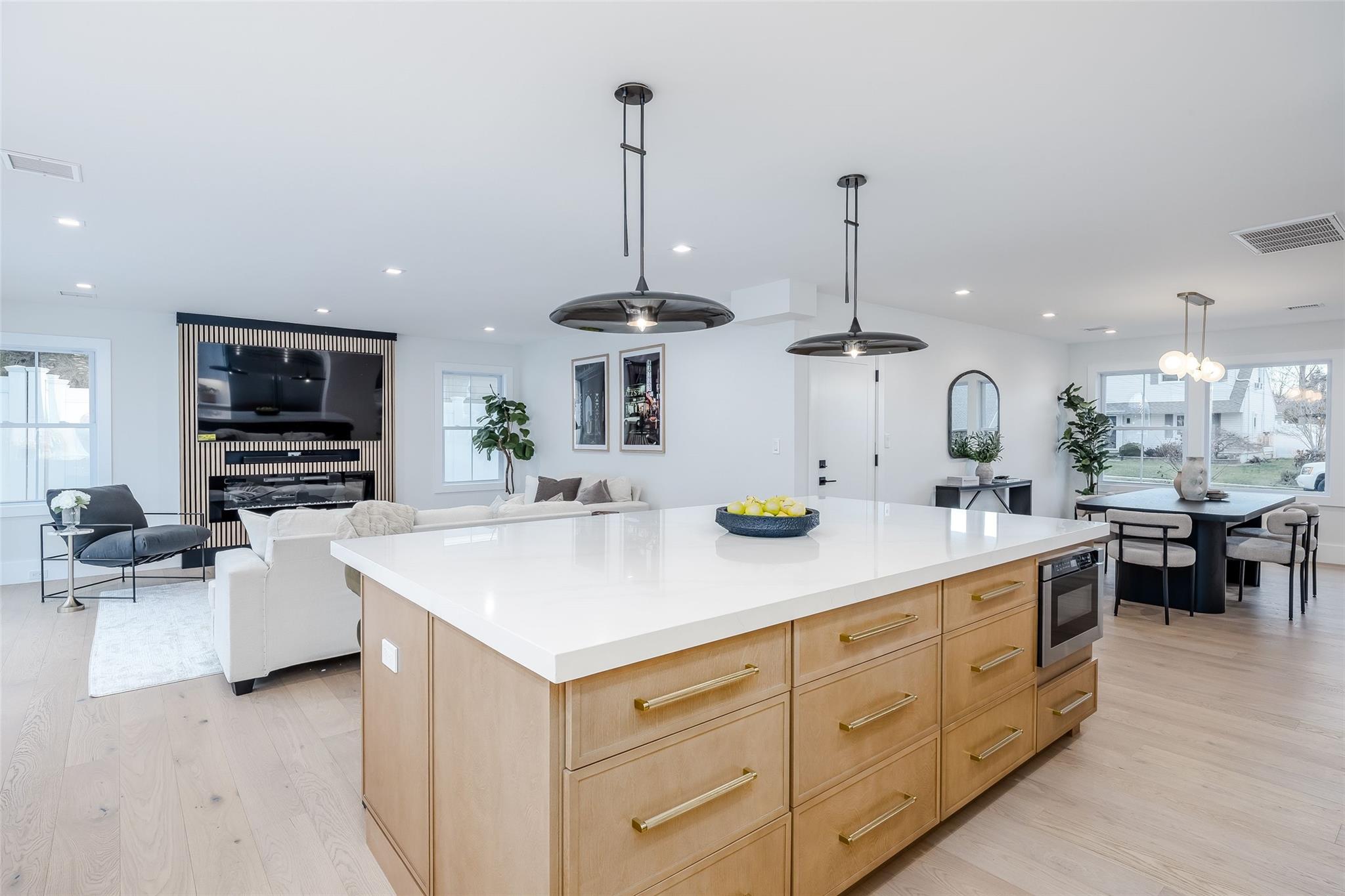 963 Mirabelle Avenue