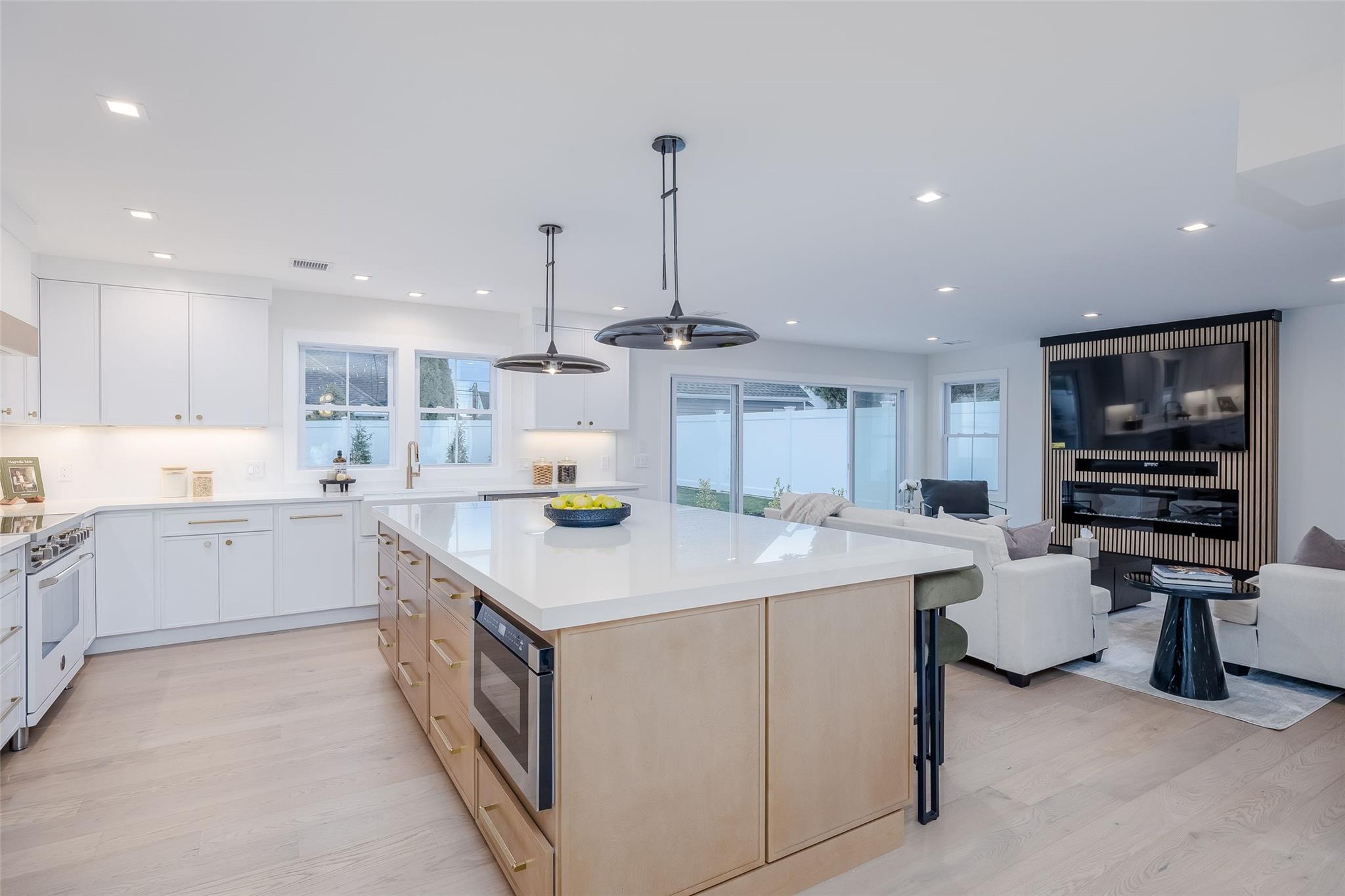 963 Mirabelle Avenue