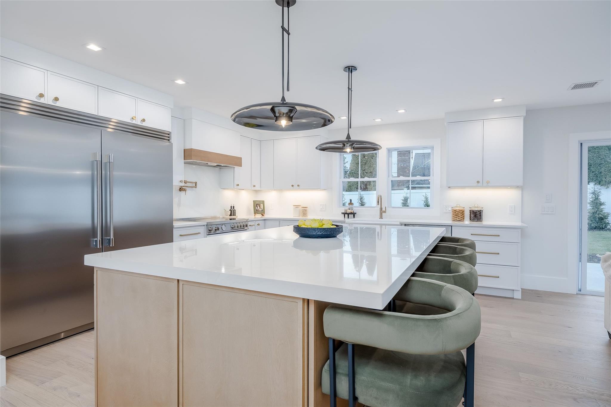 963 Mirabelle Avenue