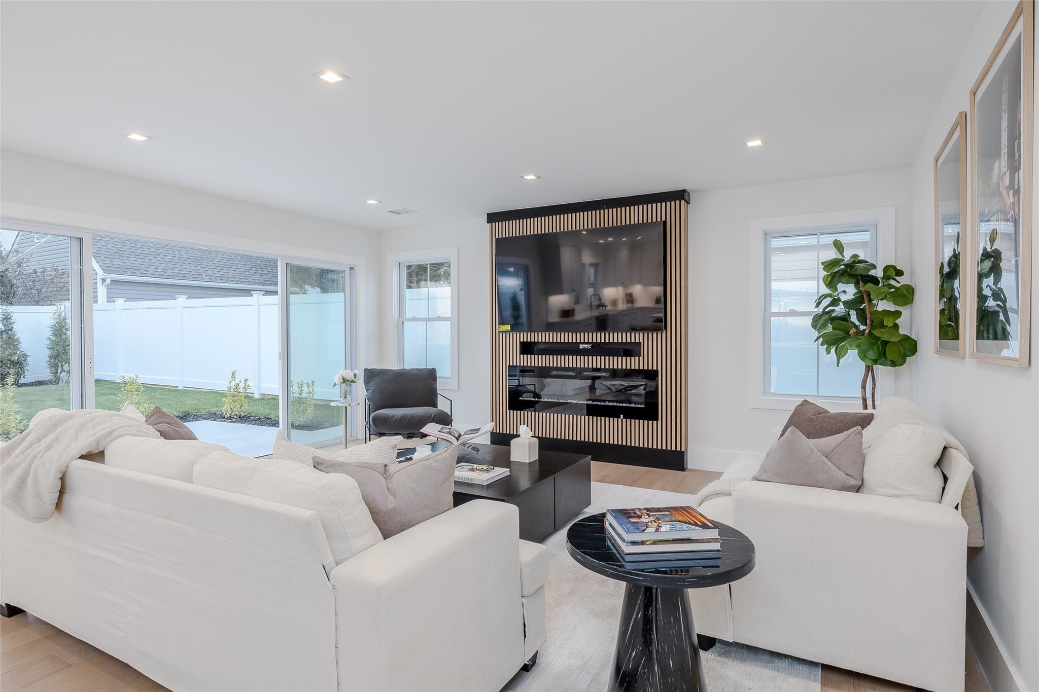 963 Mirabelle Avenue