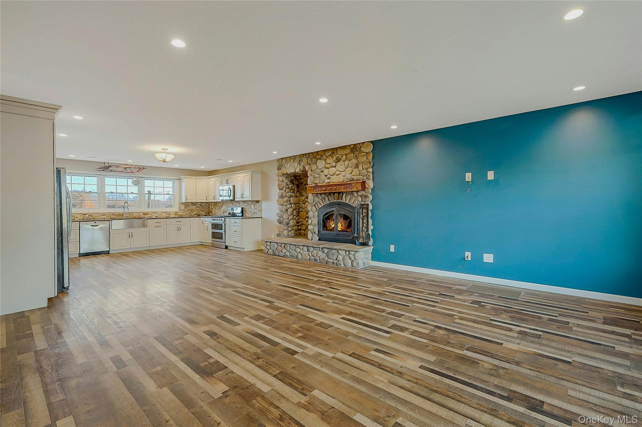 1727 Main Road