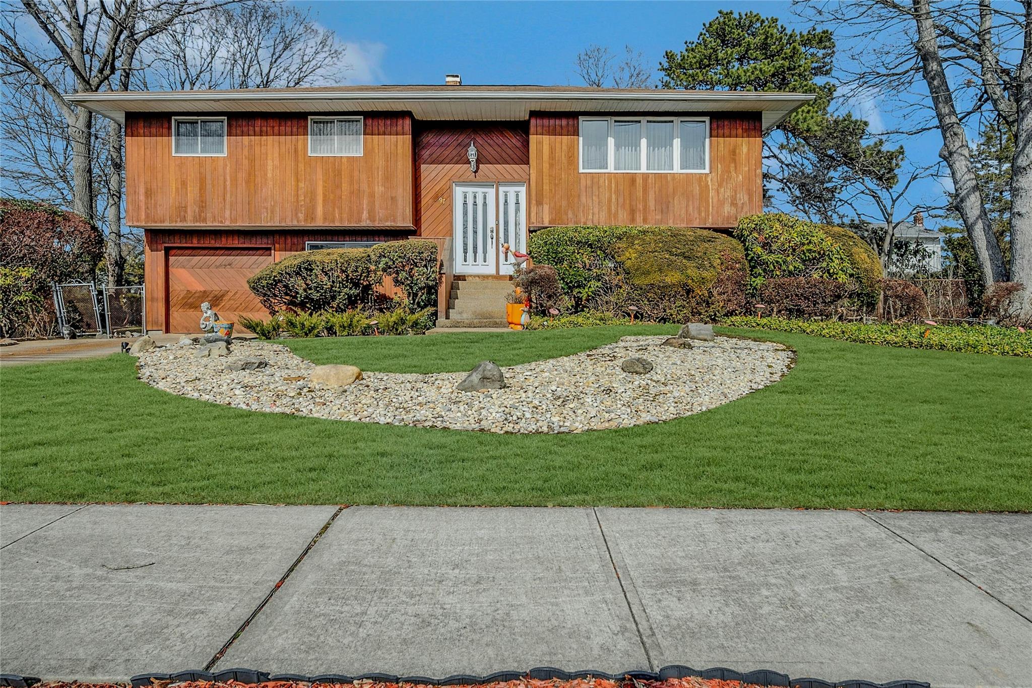 97 Sammis Avenue