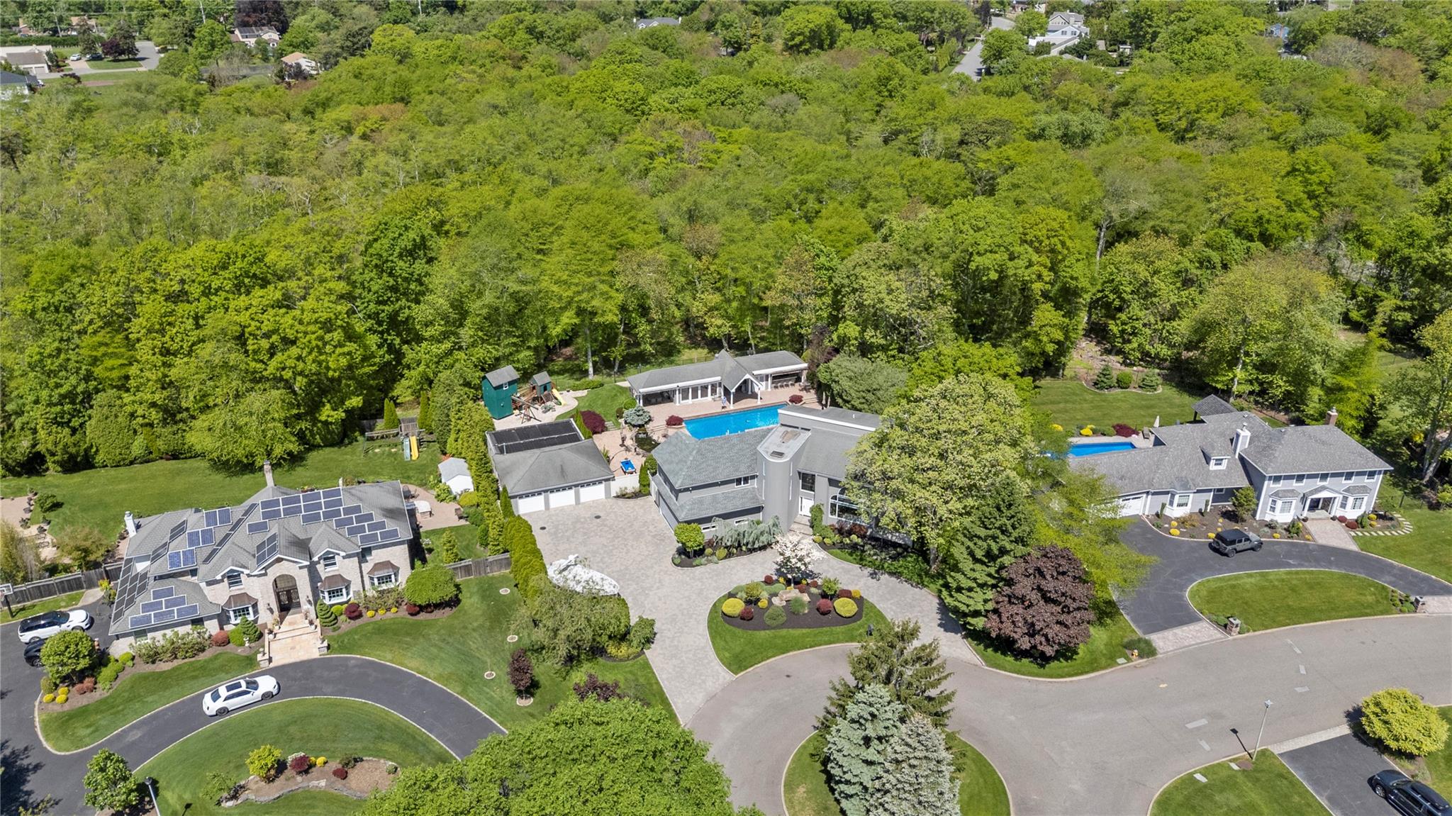 10 Crick Holly Lane